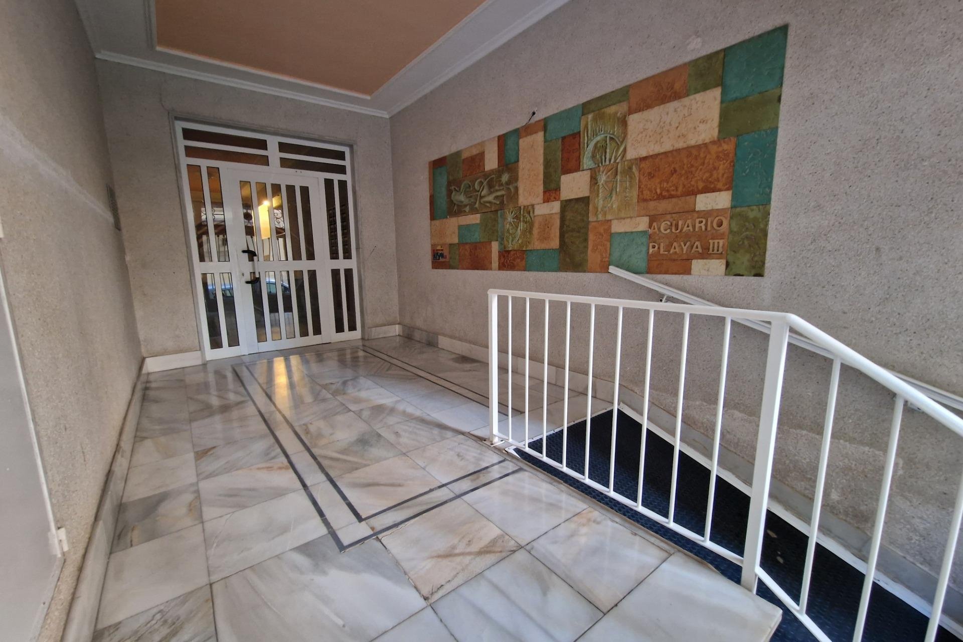 Resale - Apartamento - Torrevieja - Acequion