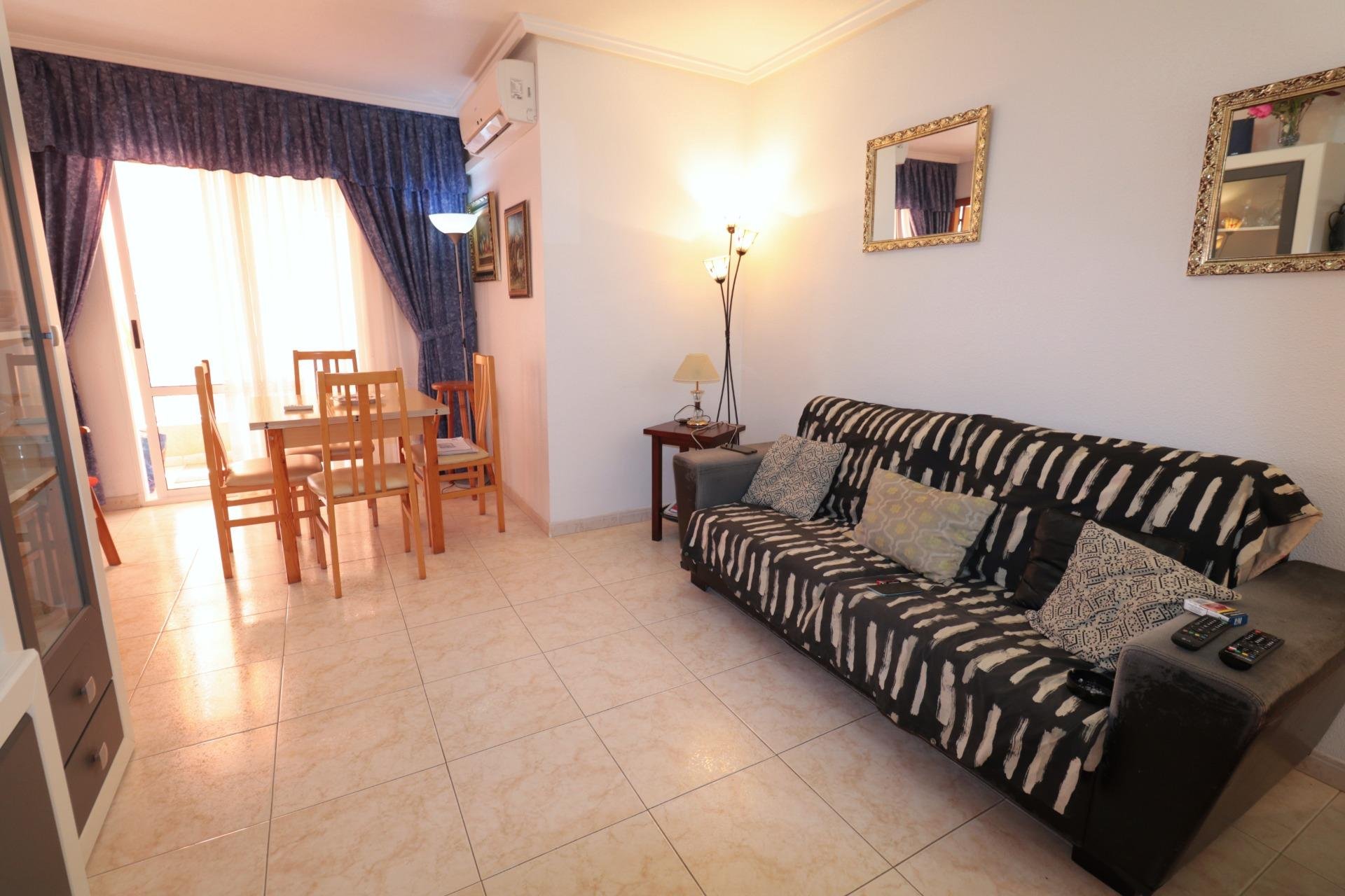 Resale - Apartamento - Torrevieja - Acequion