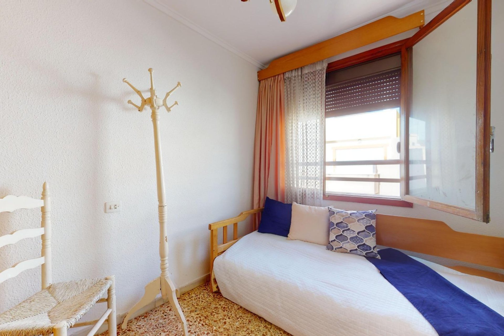 Resale - Apartamento - Torrevieja - Acequion