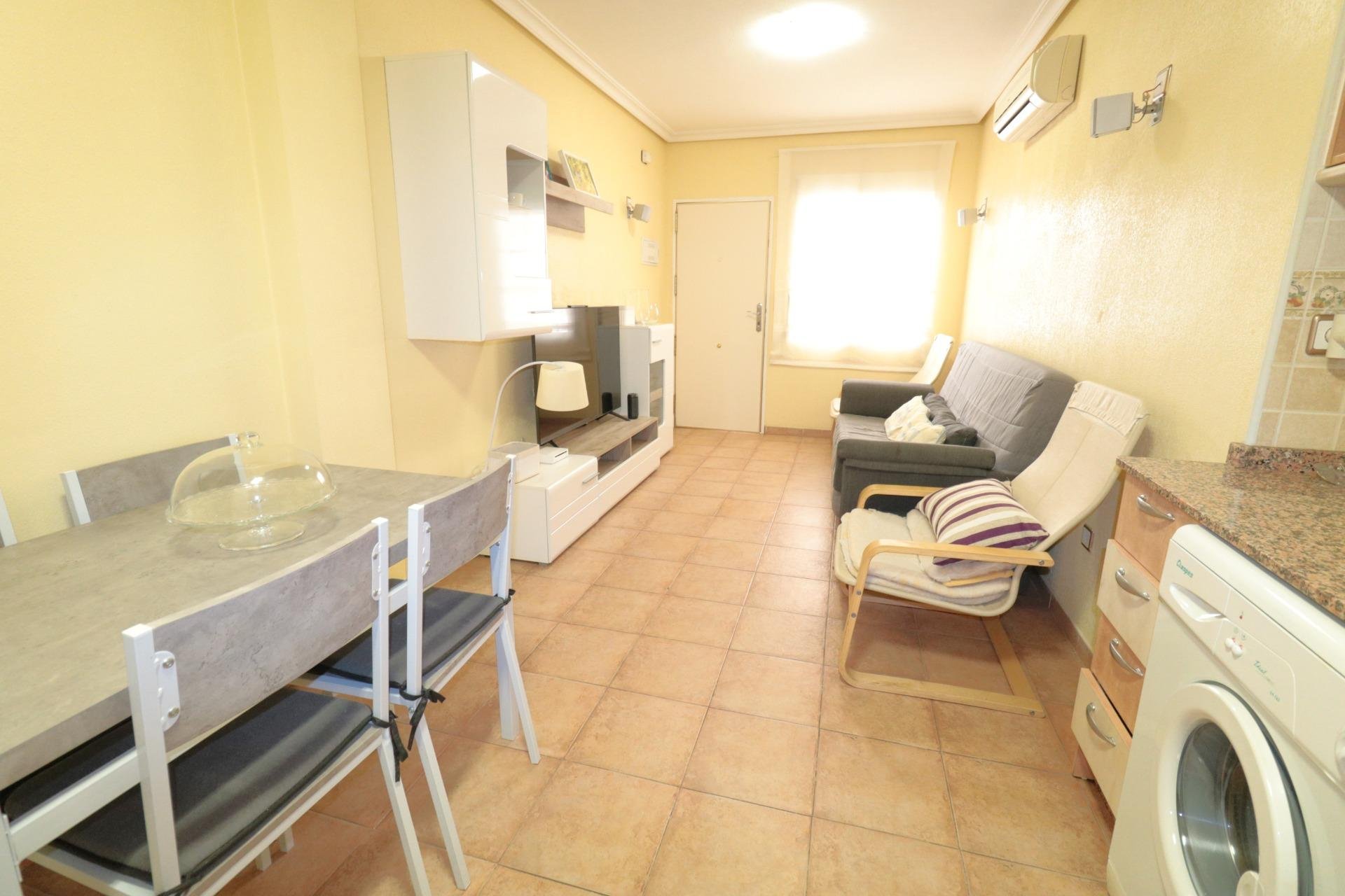 Resale - Apartamento - Torrevieja - Acequion