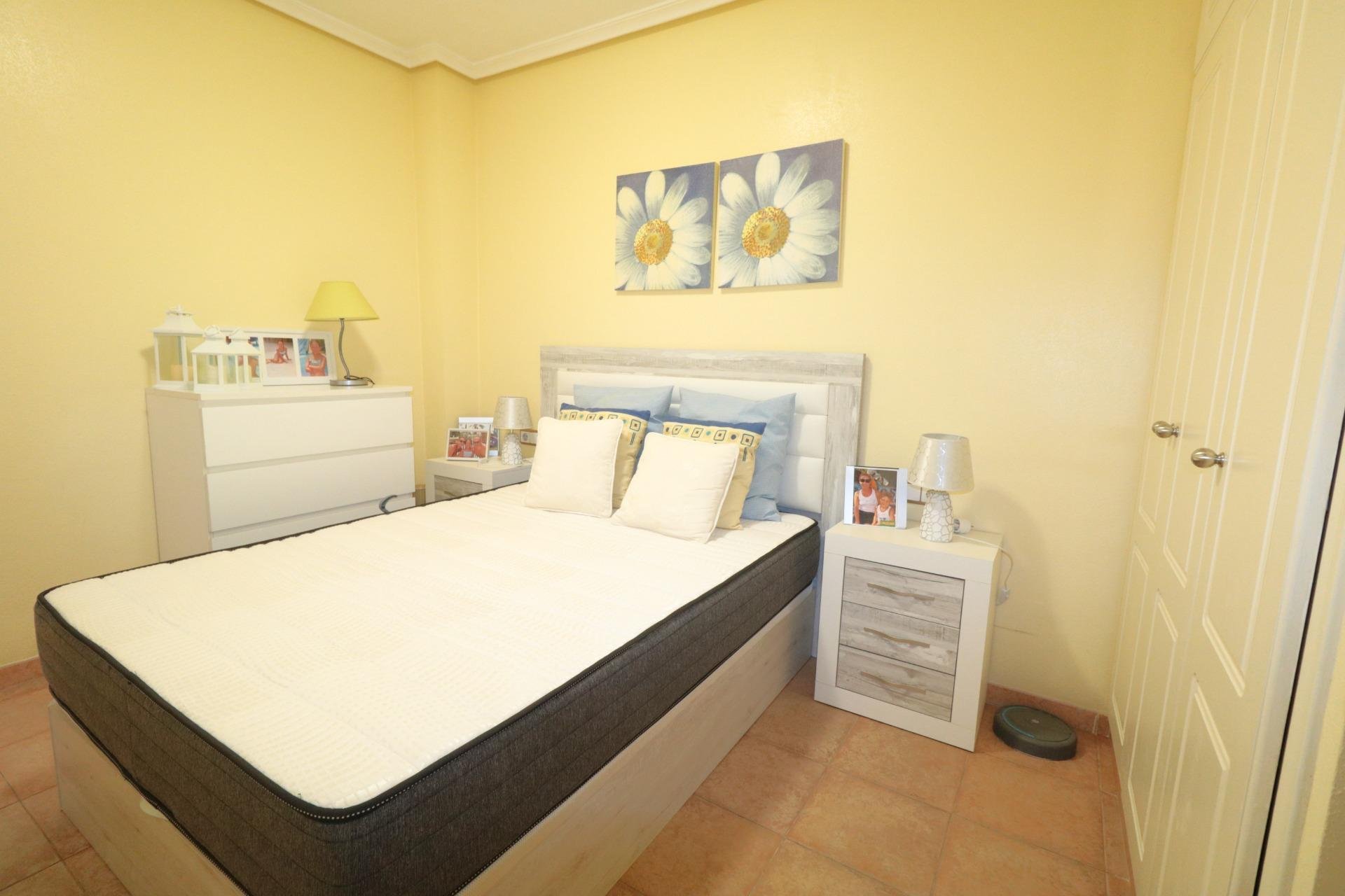 Resale - Apartamento - Torrevieja - Acequion