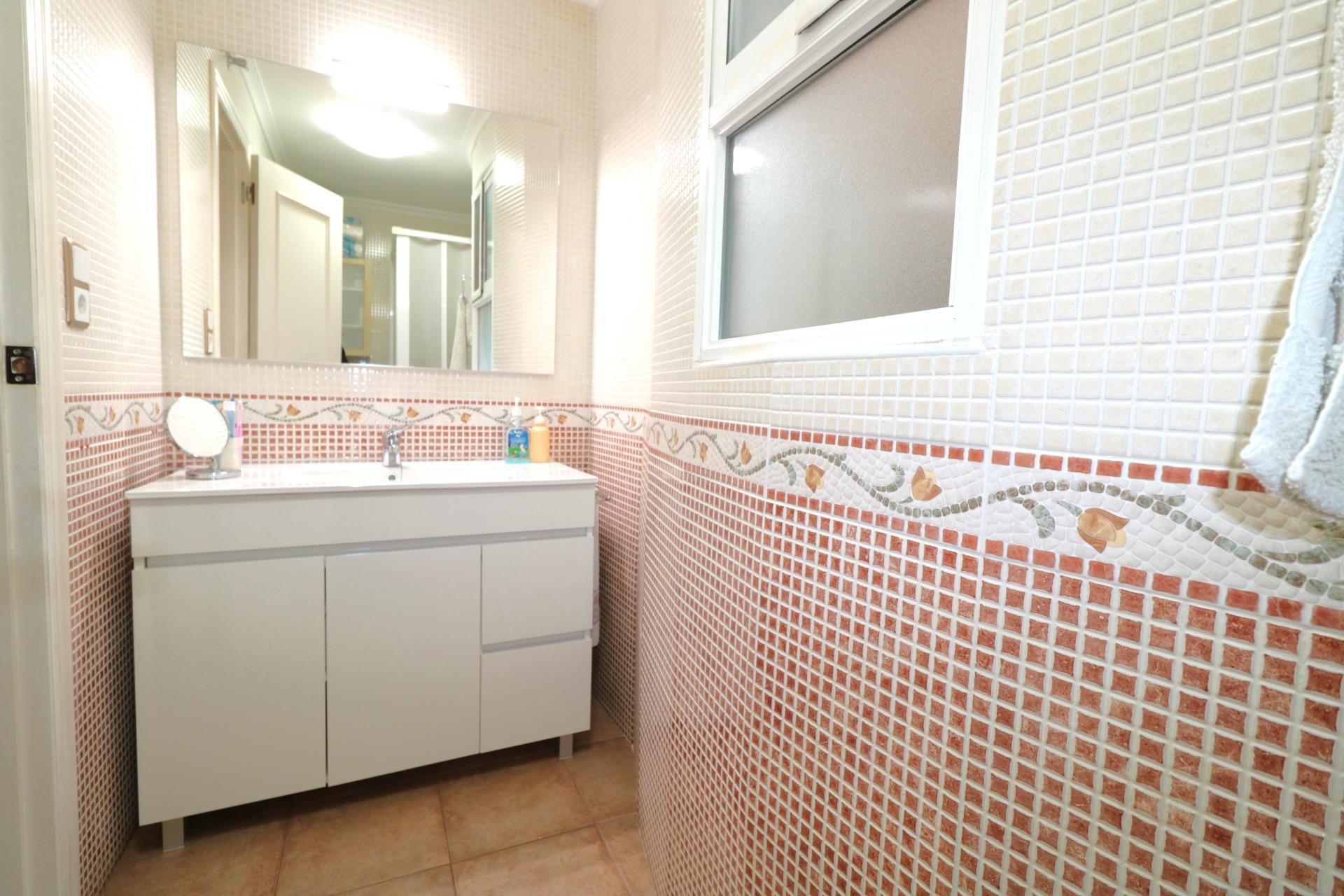 Resale - Apartamento - Torrevieja - Acequion