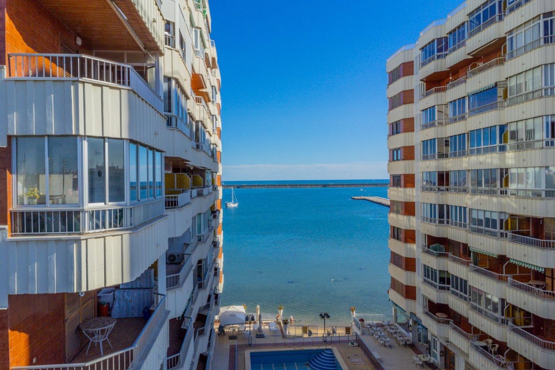 Resale - Apartamento - Torrevieja - Acequion