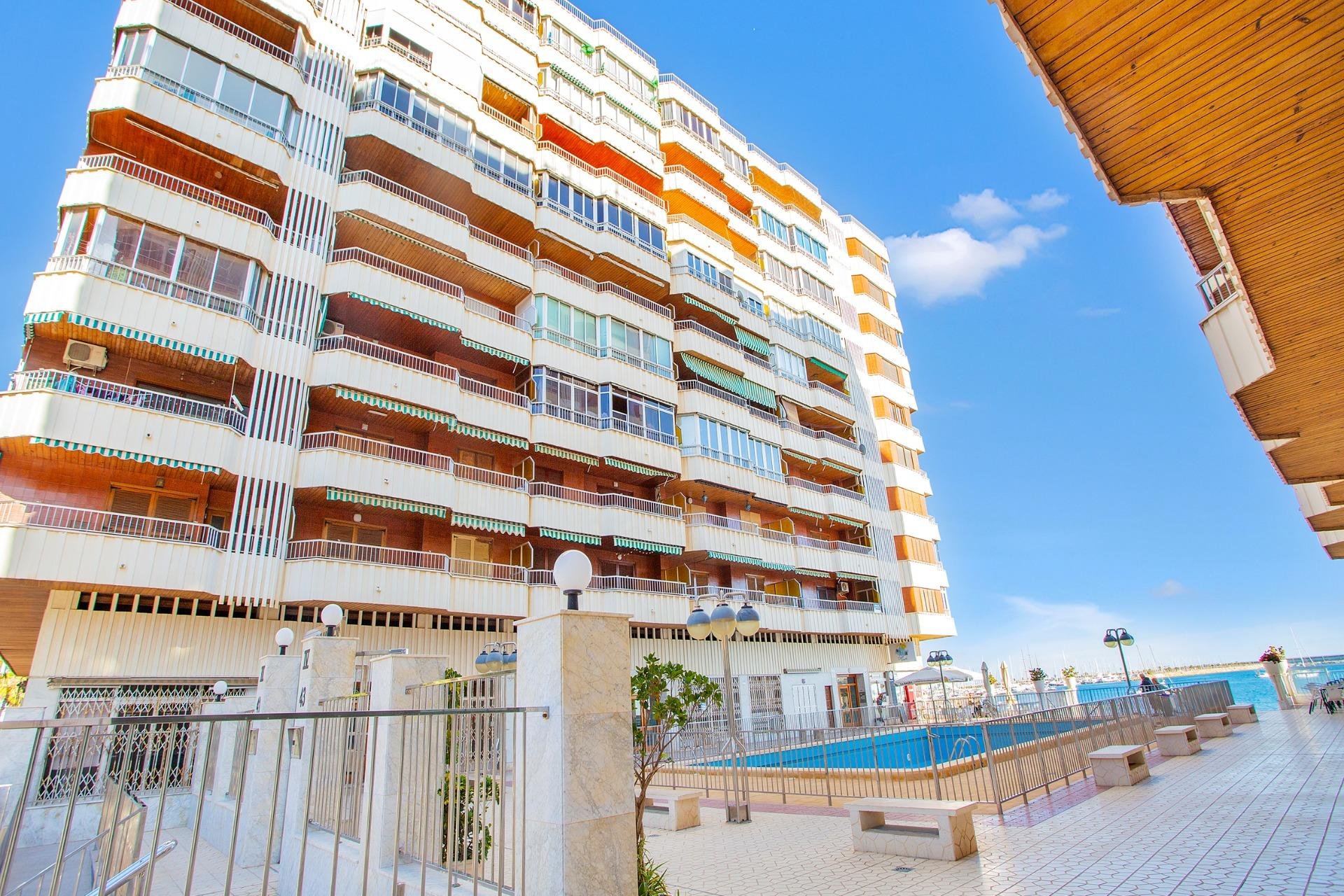 Resale - Apartamento - Torrevieja - Acequion