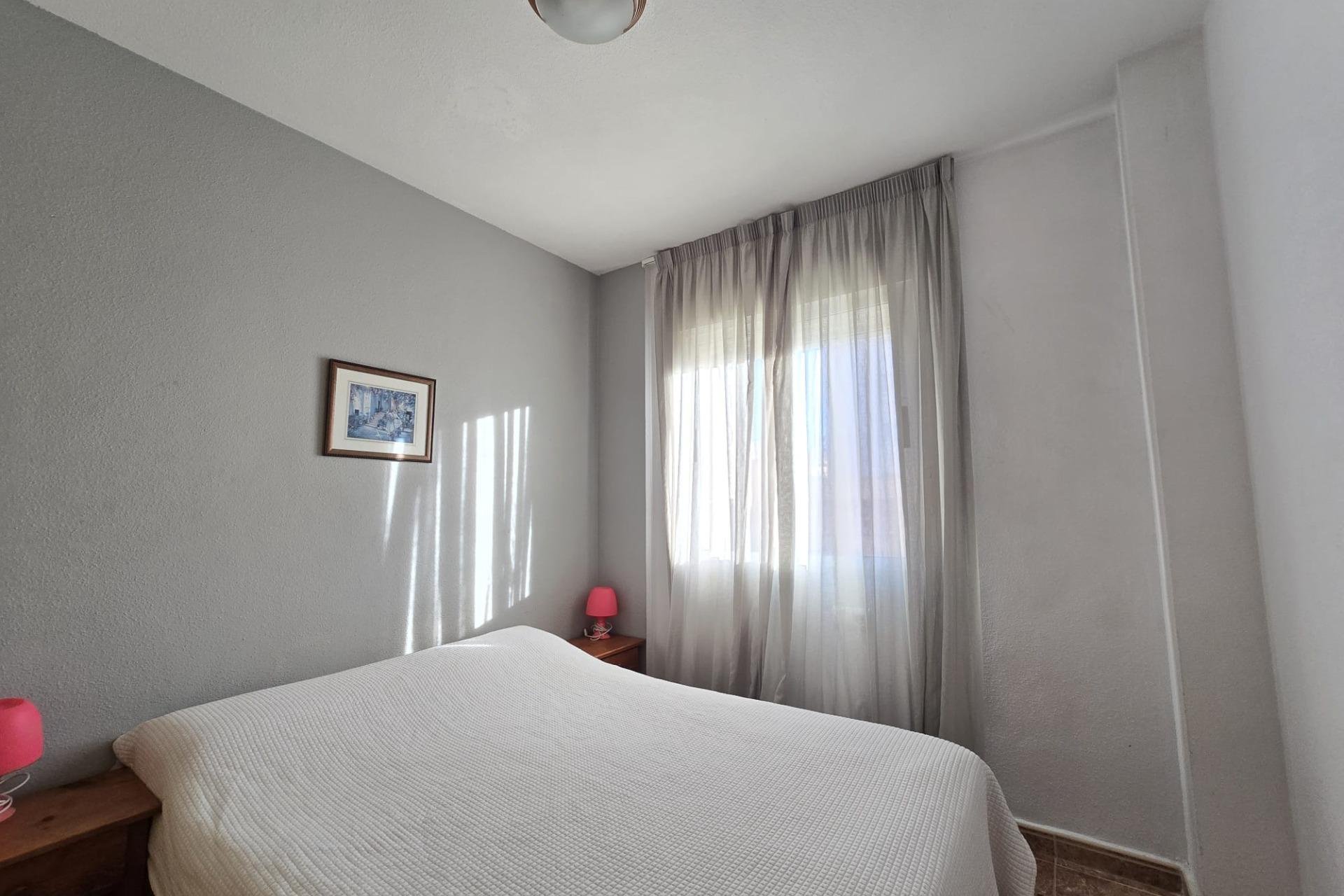 Resale - Apartamento - Torrevieja - Aguas Nuevas