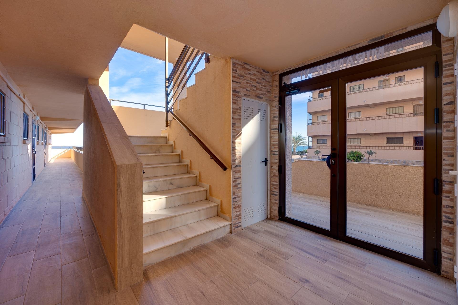 Resale - Apartamento - Torrevieja - Cabo cervera