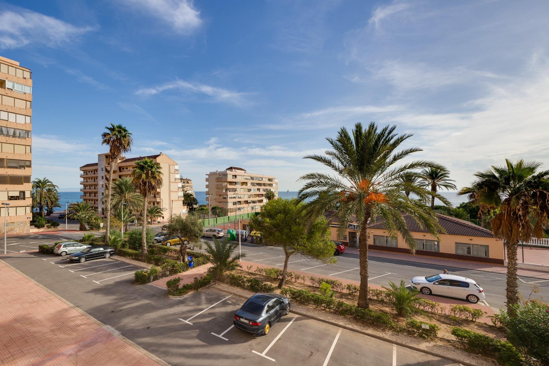 Resale - Apartamento - Torrevieja - Cabo cervera