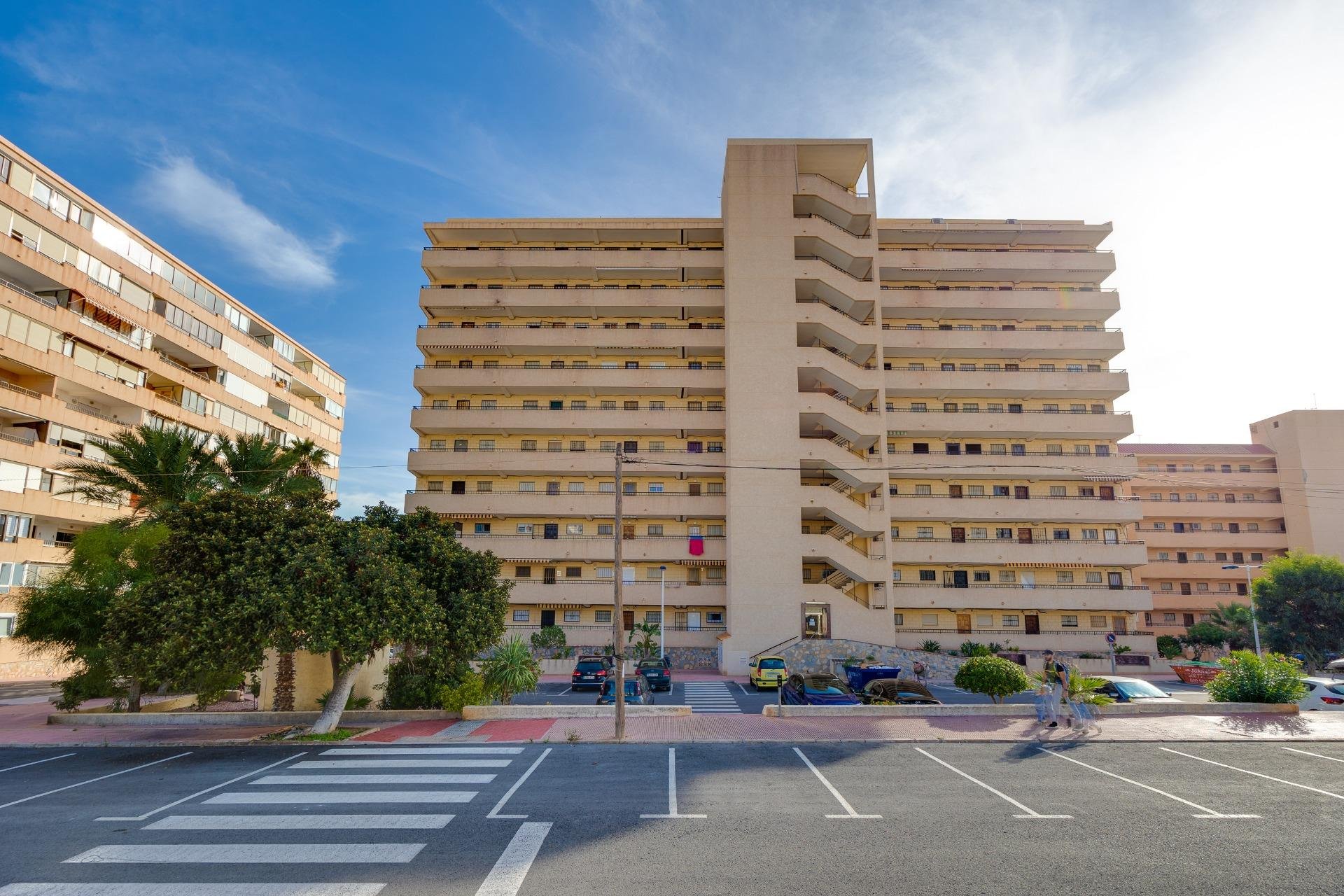 Resale - Apartamento - Torrevieja - Cabo cervera