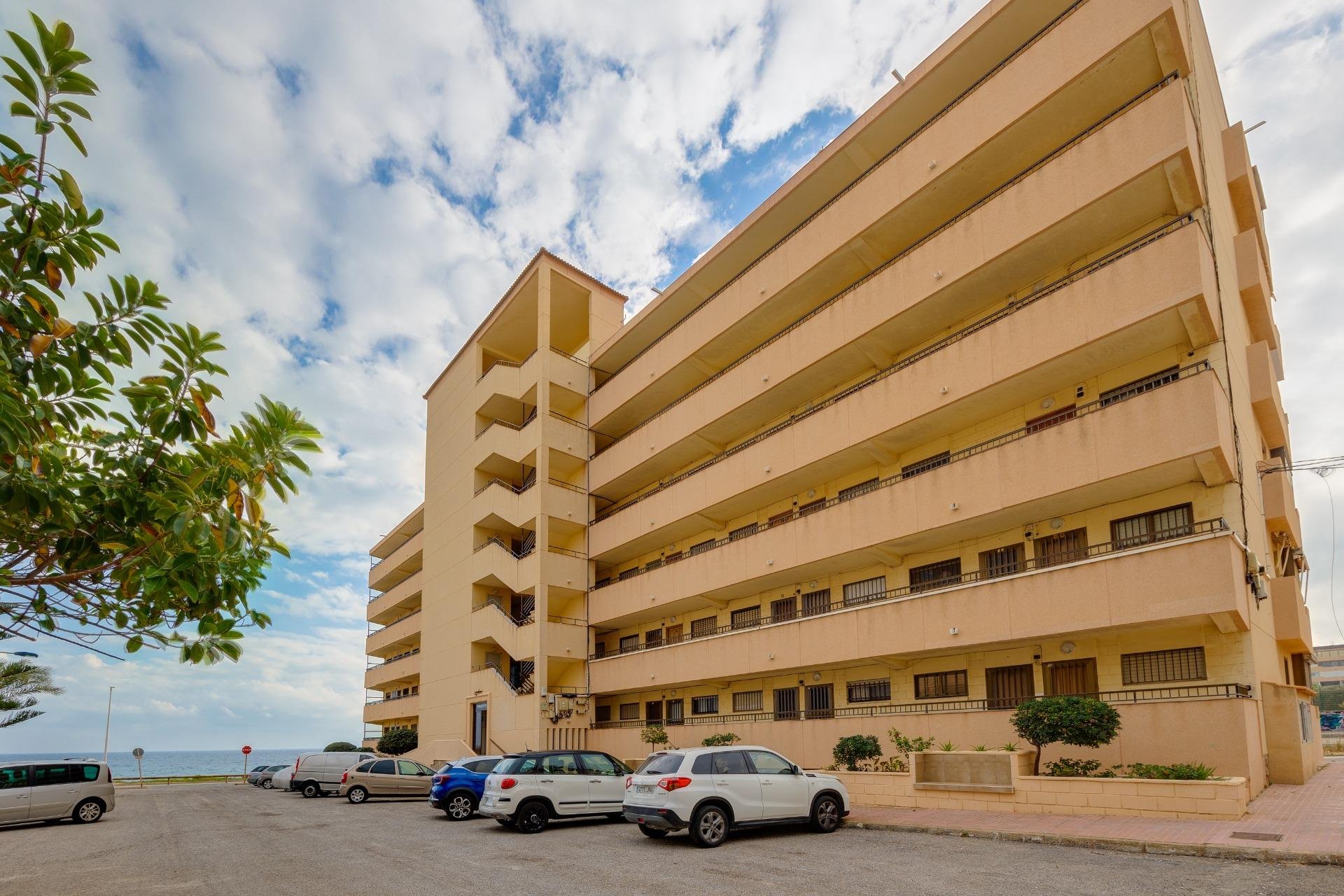 Resale - Apartamento - Torrevieja - Cabo cervera