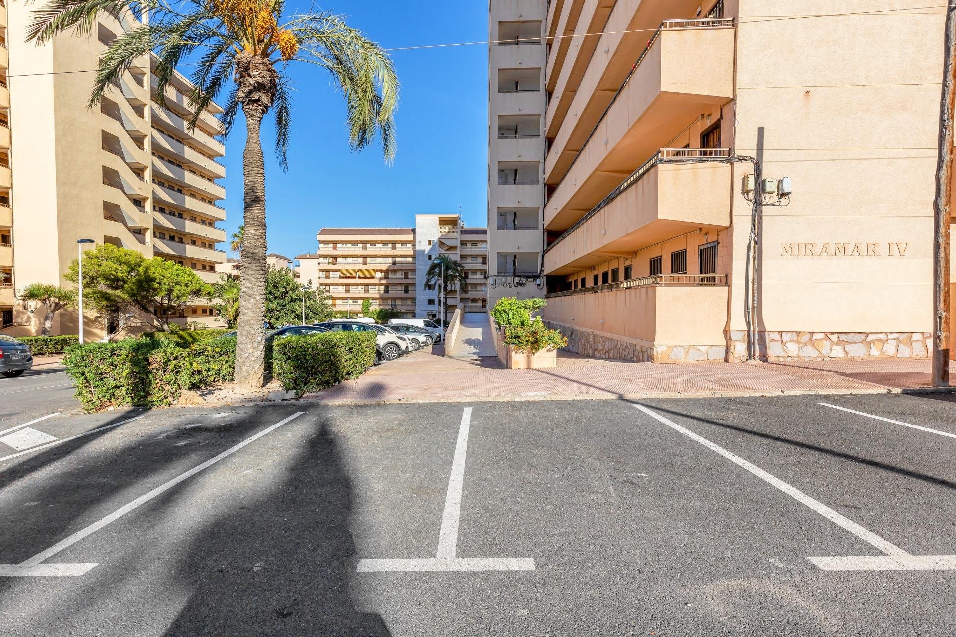 Resale - Apartamento - Torrevieja - Cabo cervera