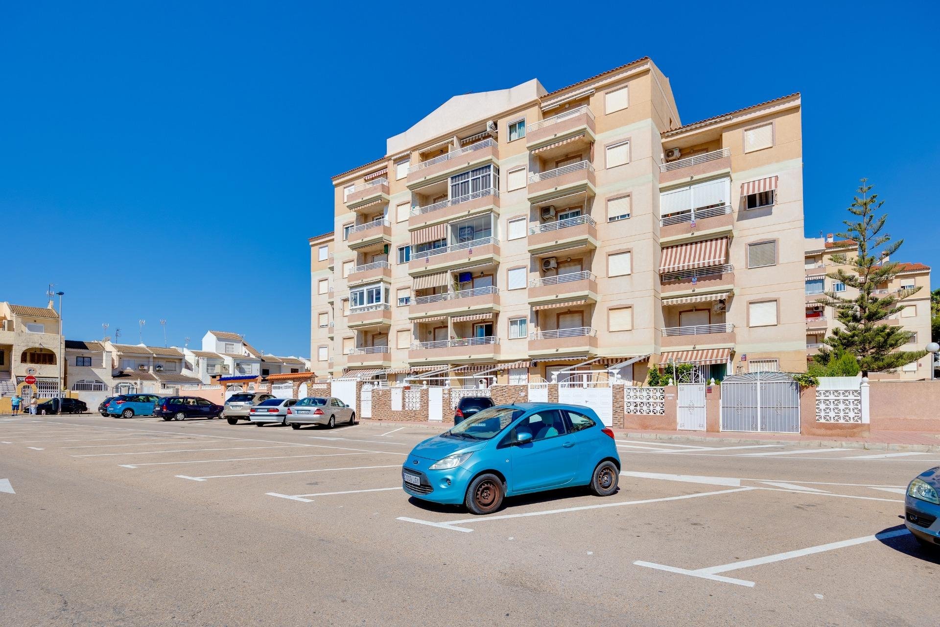 Resale - Apartamento - Torrevieja - Calas blanca