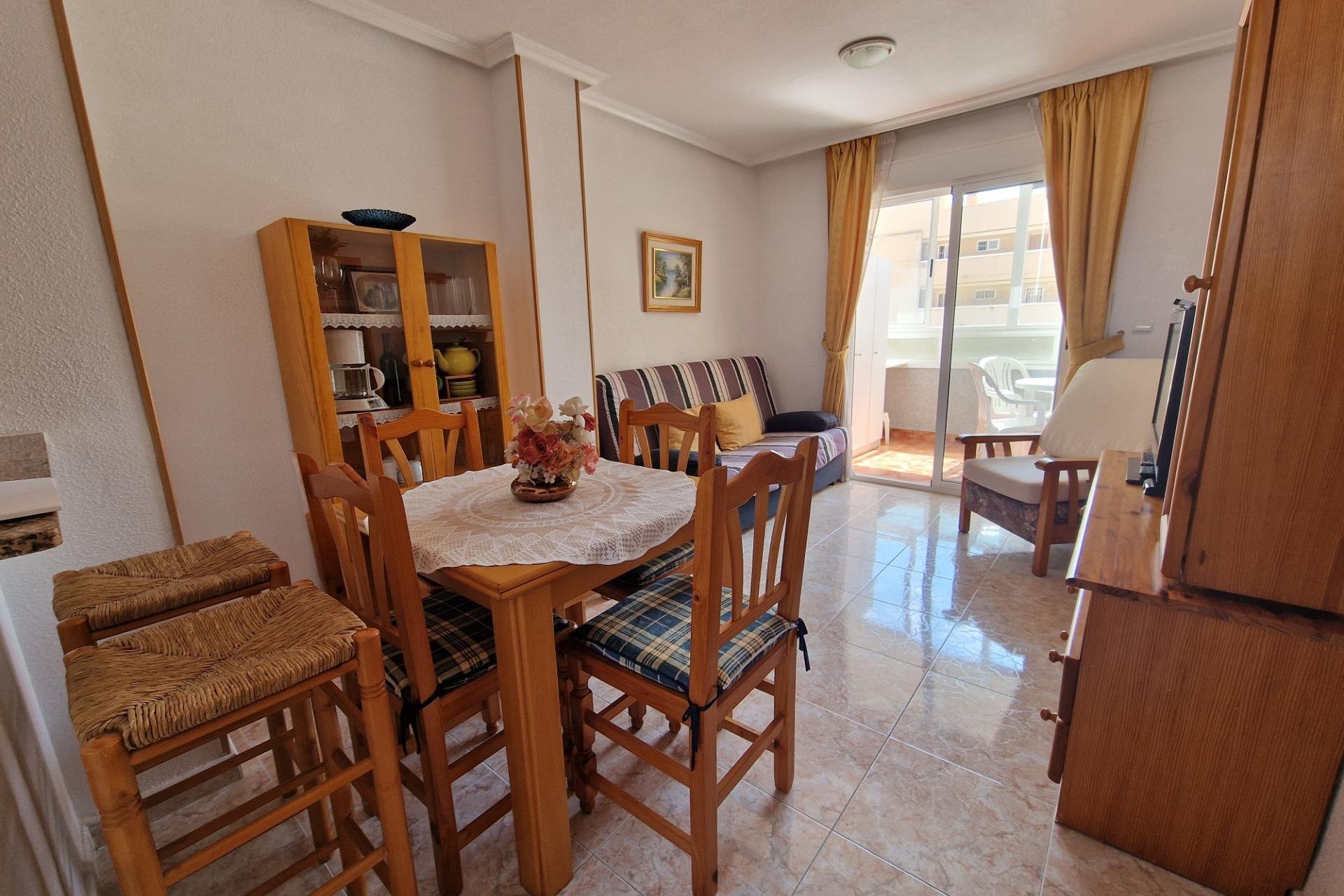 Resale - Apartamento - Torrevieja - Calas blanca