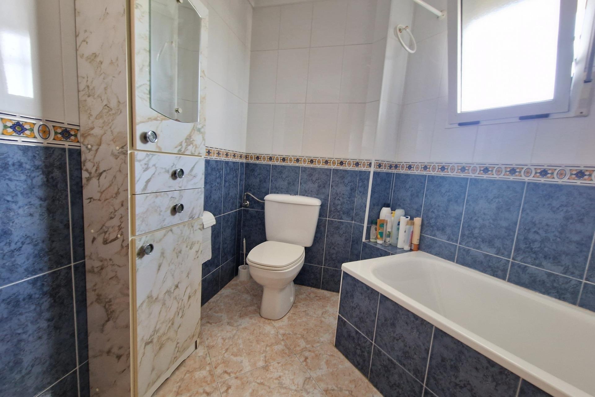 Resale - Apartamento - Torrevieja - Calas blanca