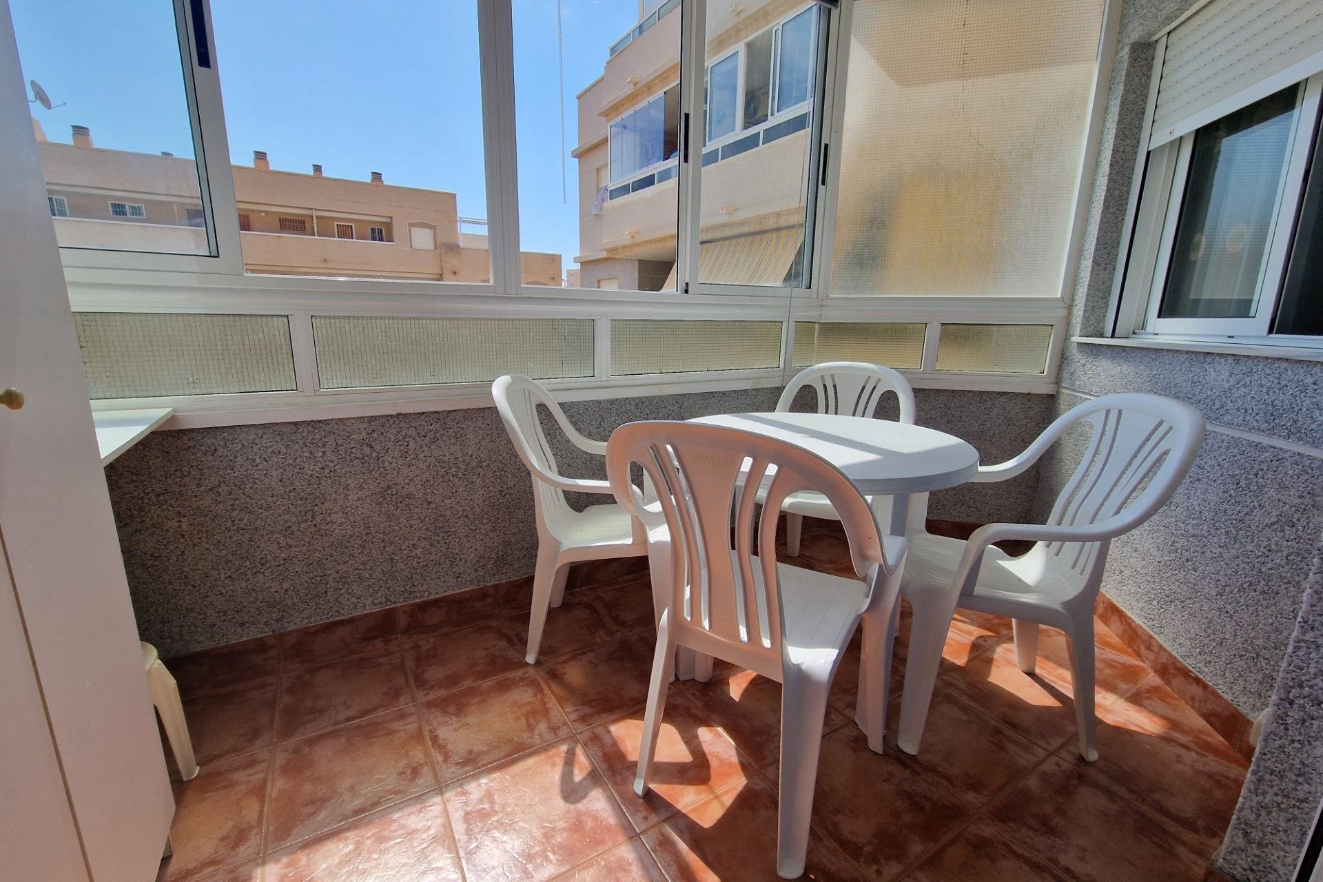 Resale - Apartamento - Torrevieja - Calas blanca