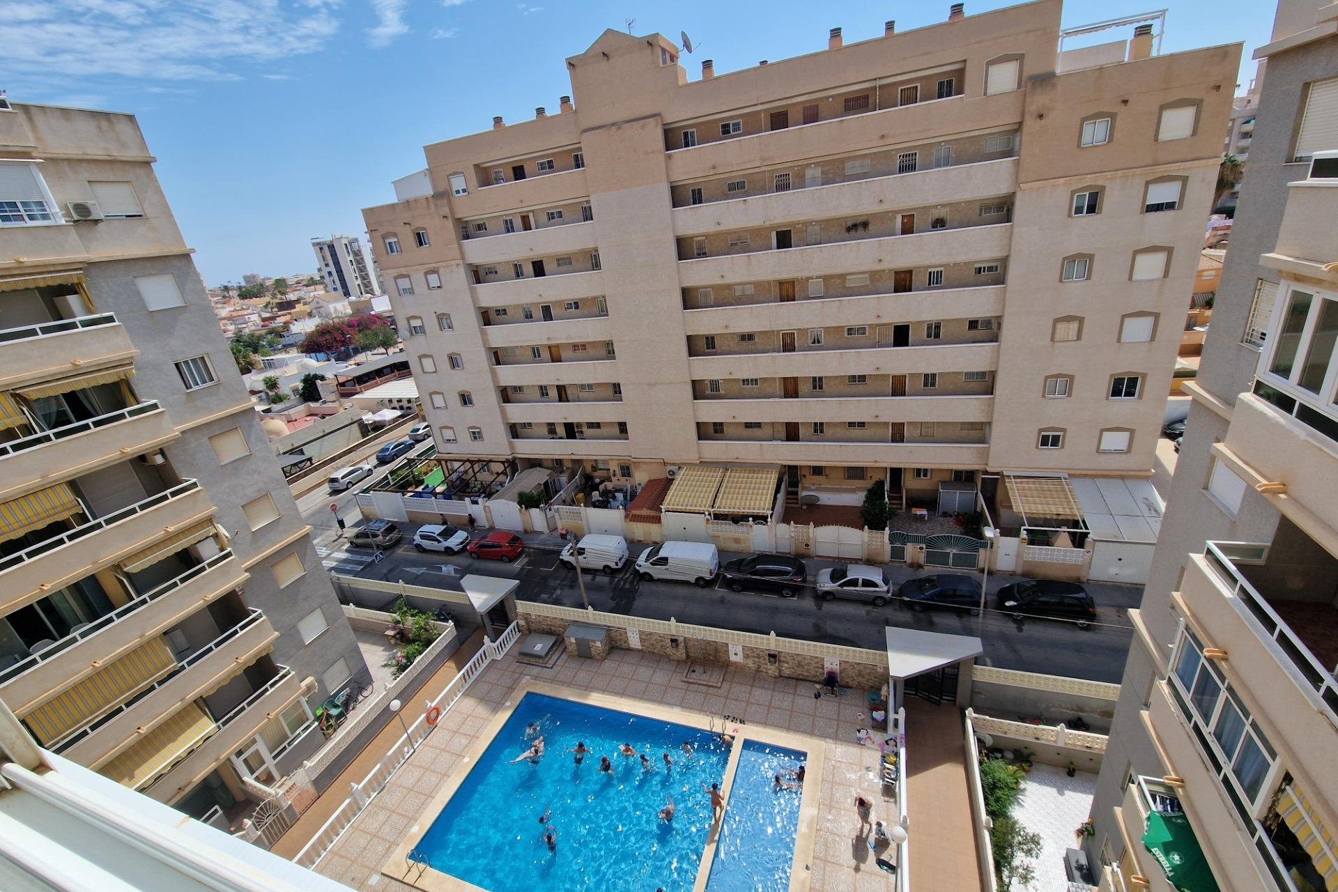 Resale - Apartamento - Torrevieja - Calas blanca