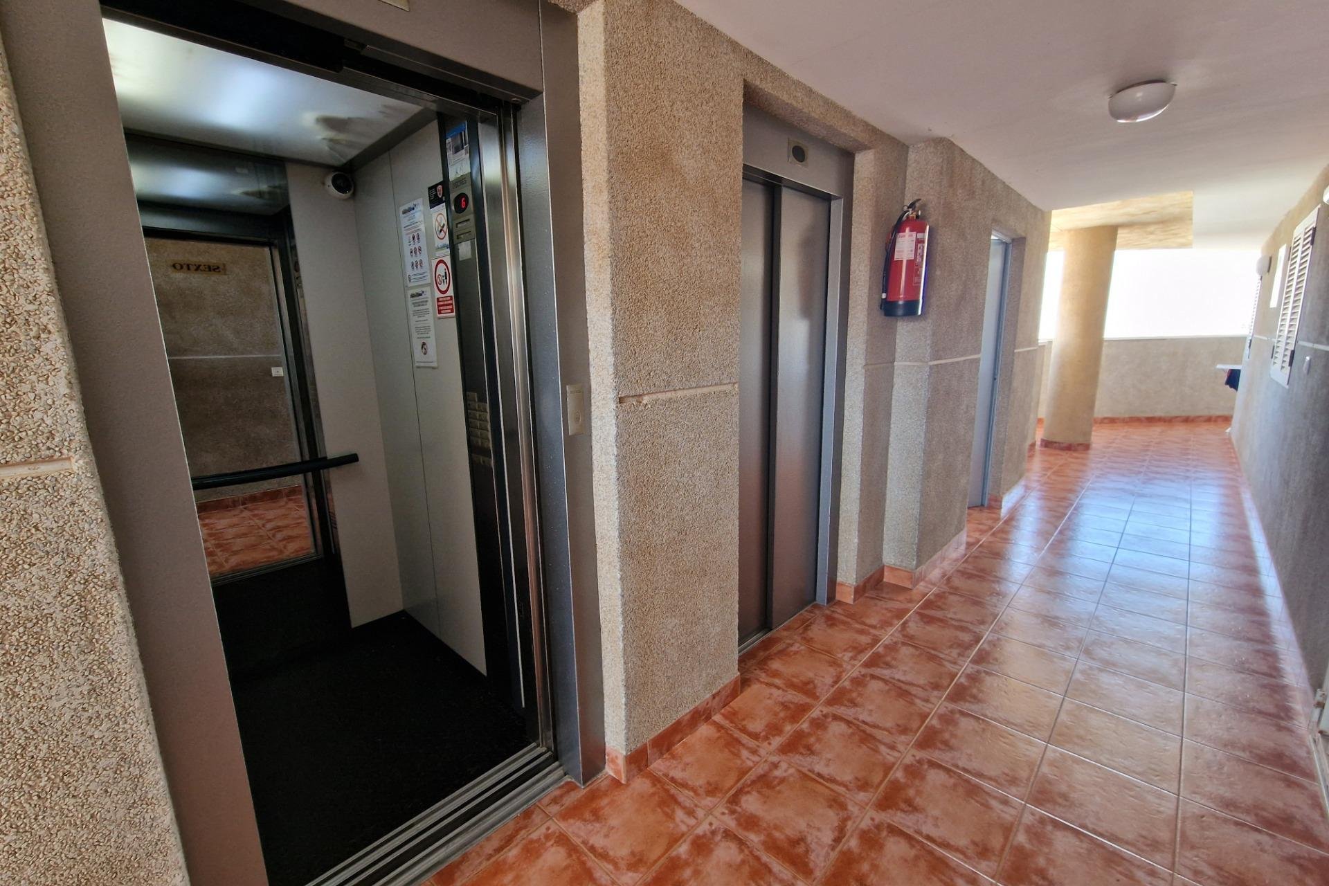 Resale - Apartamento - Torrevieja - Calas blanca