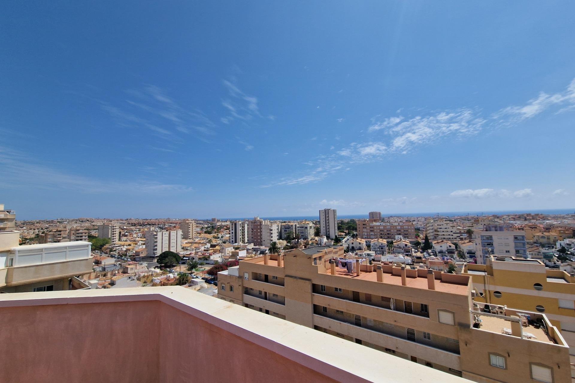 Resale - Apartamento - Torrevieja - Calas blanca