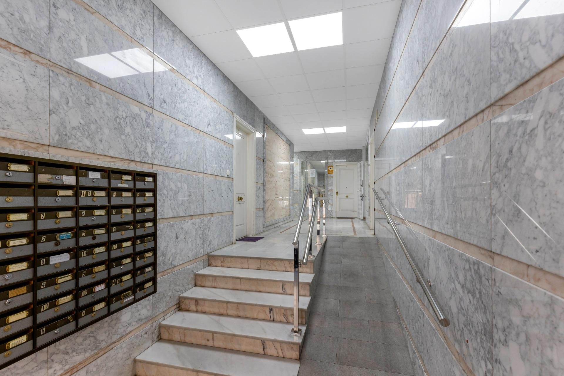 Resale - Apartamento - Torrevieja - Centro - Muelle Pesquero