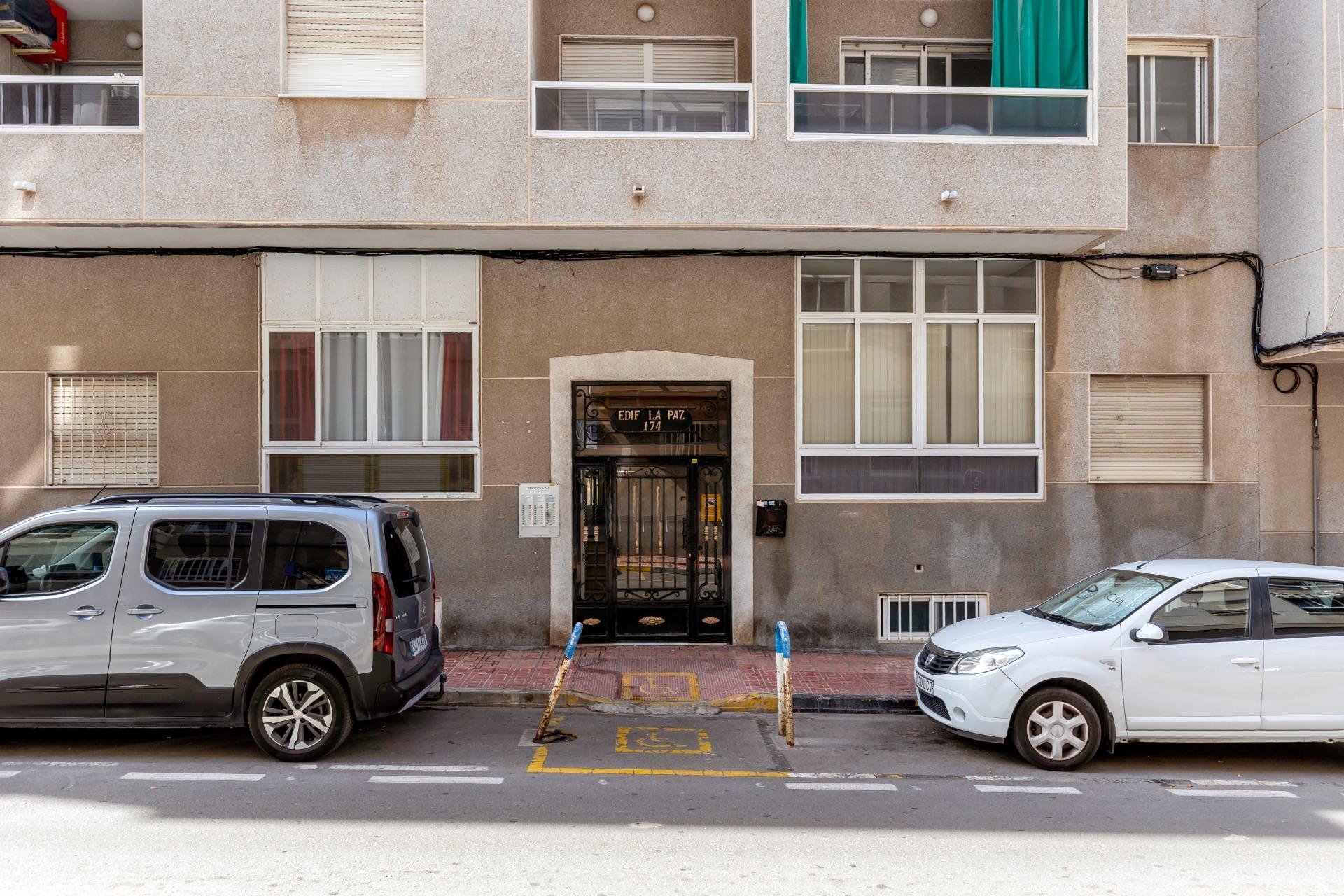 Resale - Apartamento - Torrevieja - Centro - Muelle Pesquero