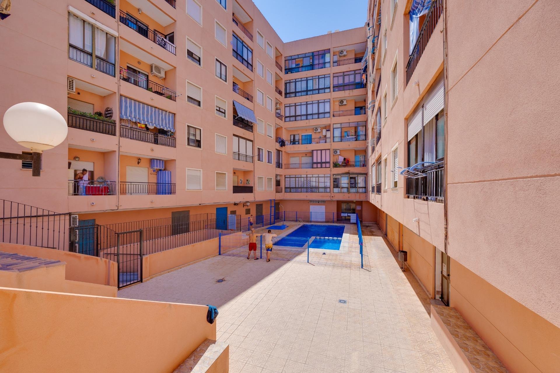 Resale - Apartamento - Torrevieja - Centro