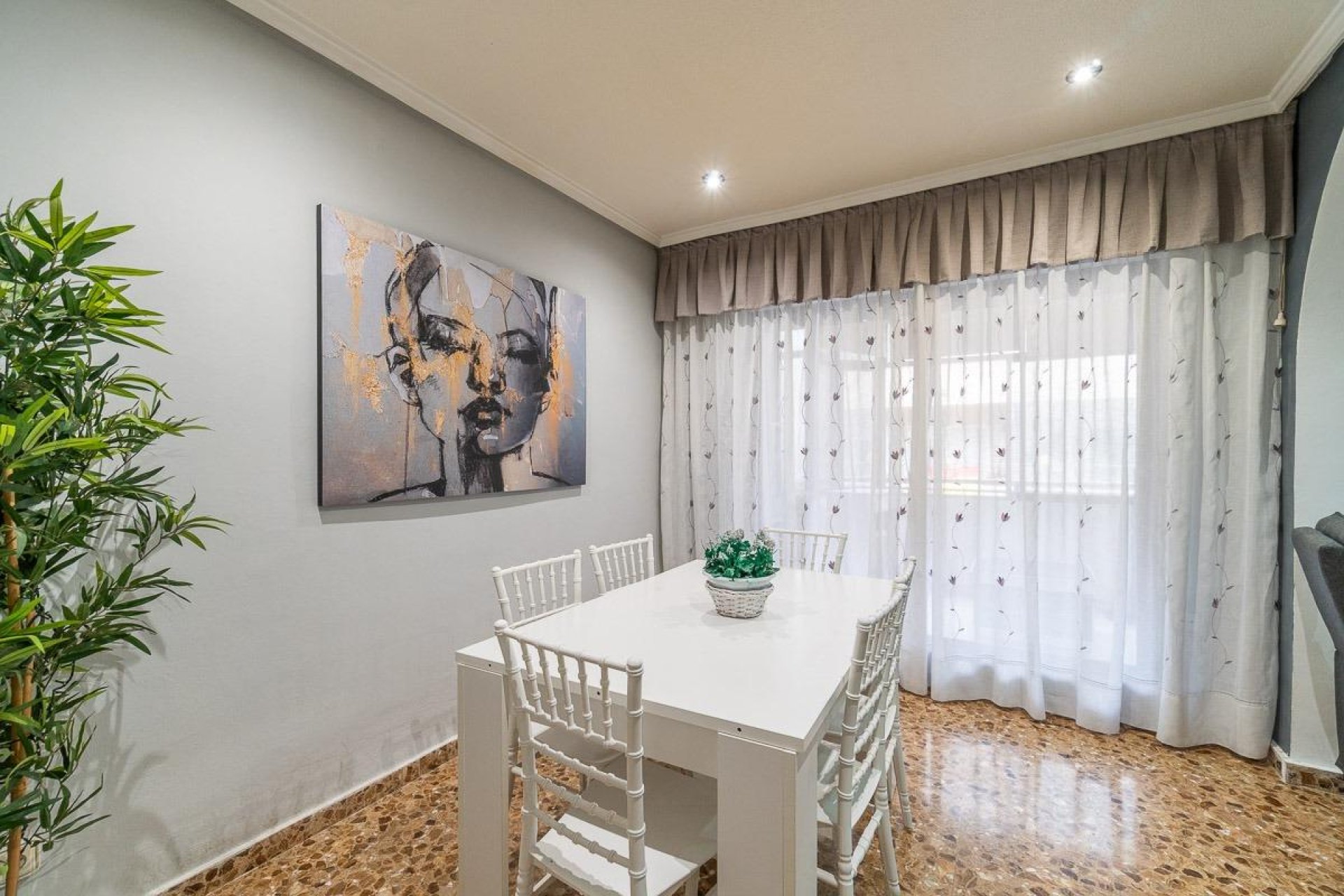 Resale - Apartamento - Torrevieja - Centro