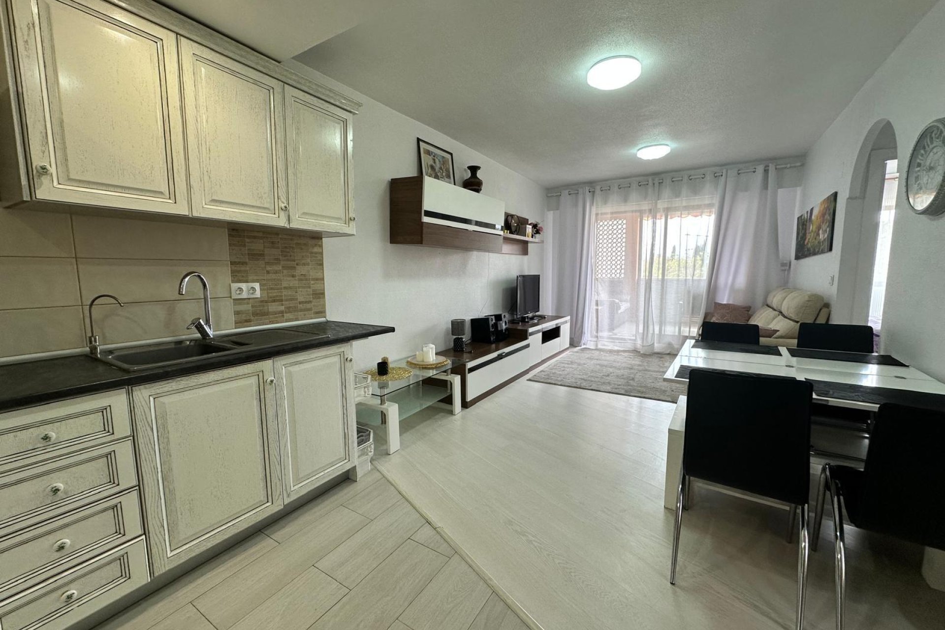 Resale - Apartamento - Torrevieja - Centro