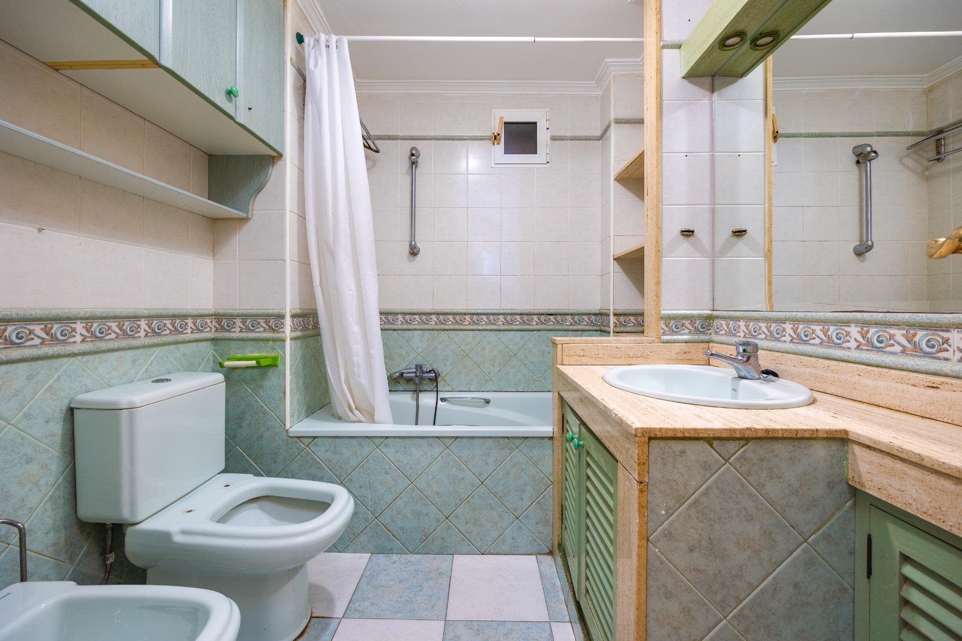 Resale - Apartamento - Torrevieja - Centro