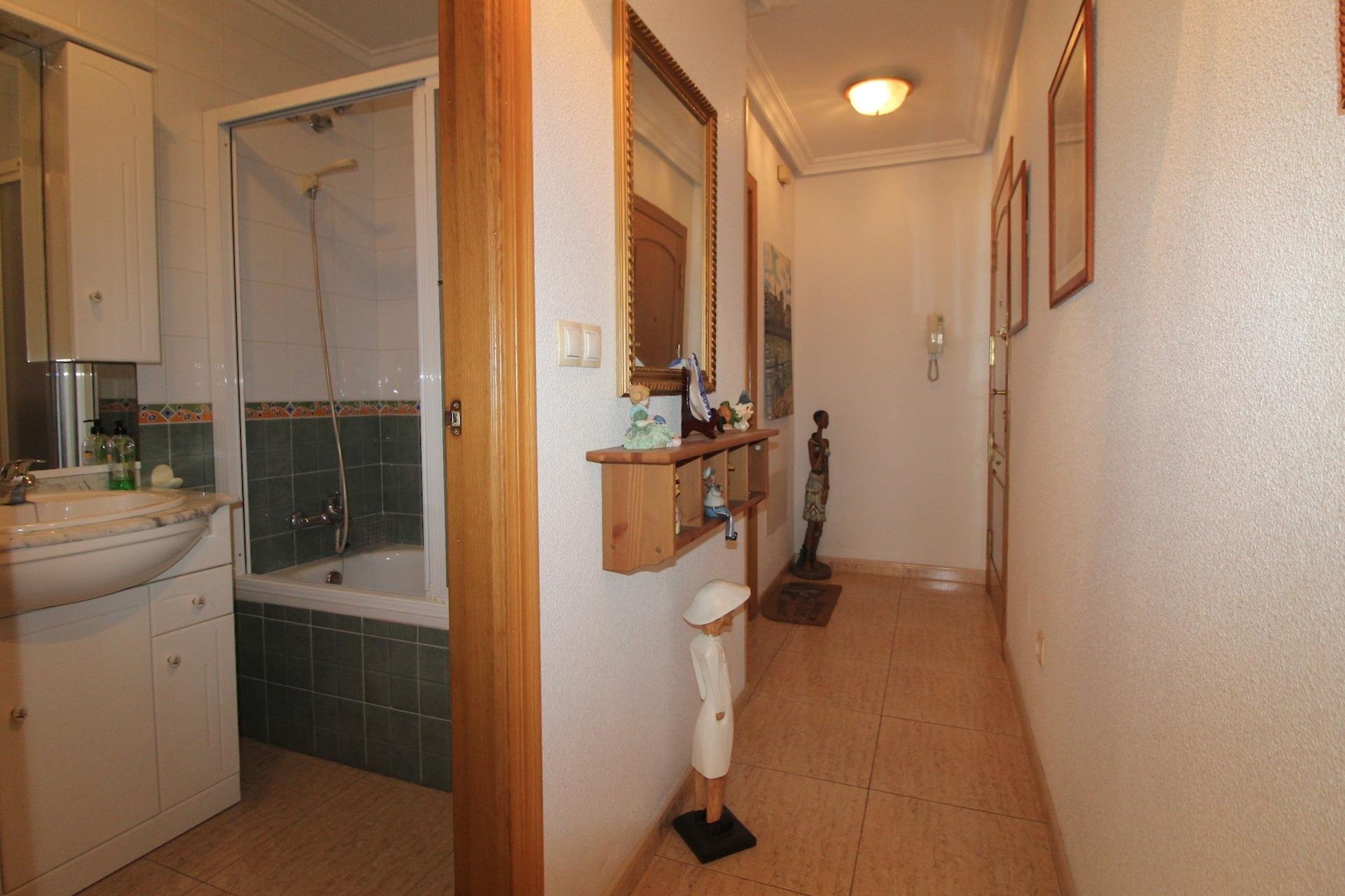 Resale - Apartamento - Torrevieja - Centro