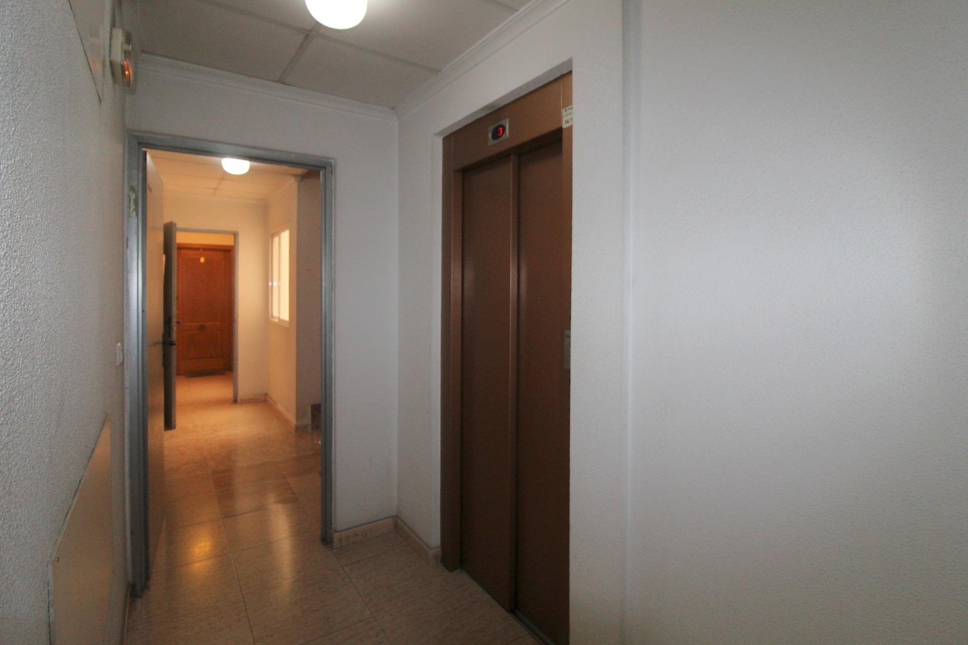 Resale - Apartamento - Torrevieja - Centro