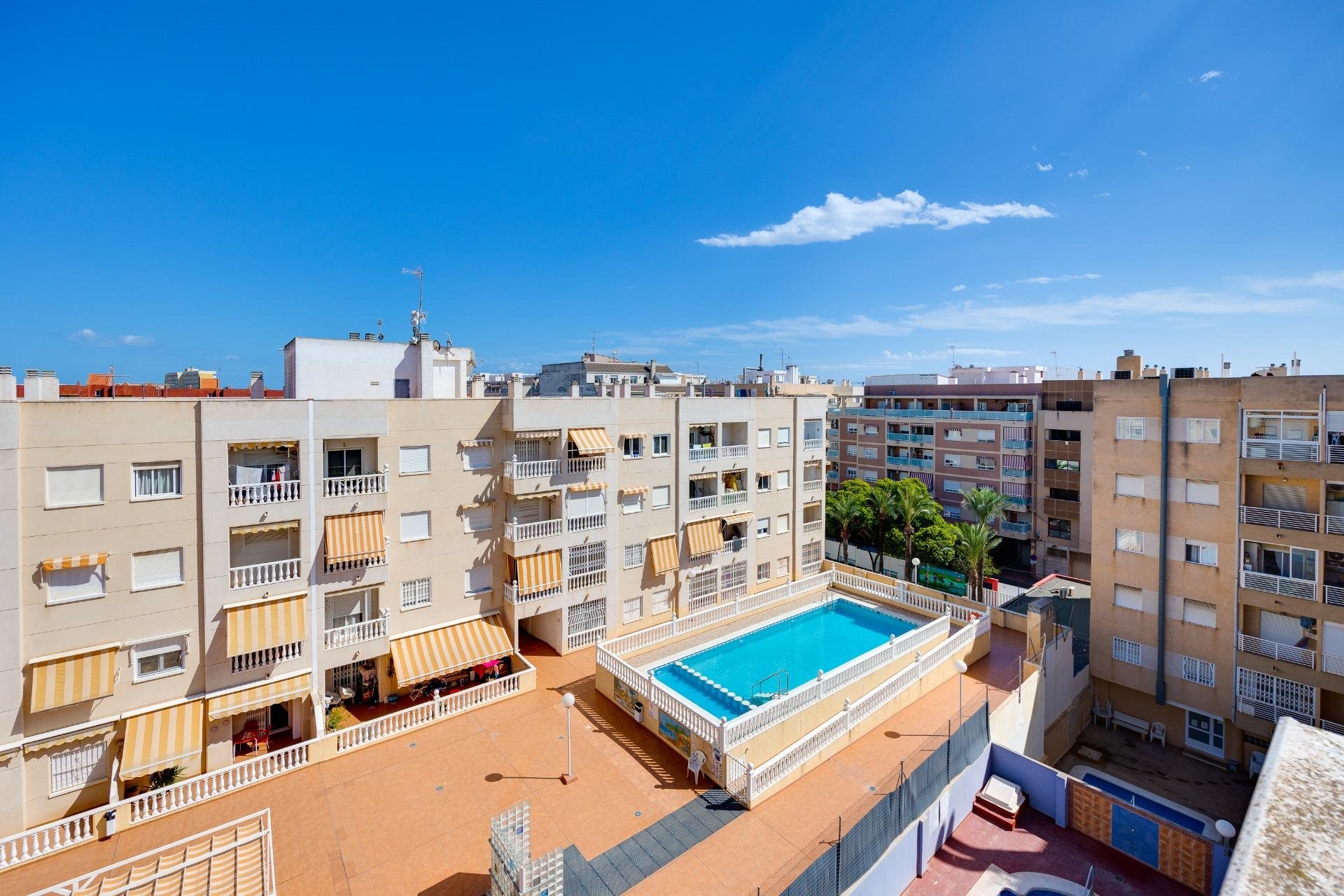 Resale - Apartamento - Torrevieja - Centro