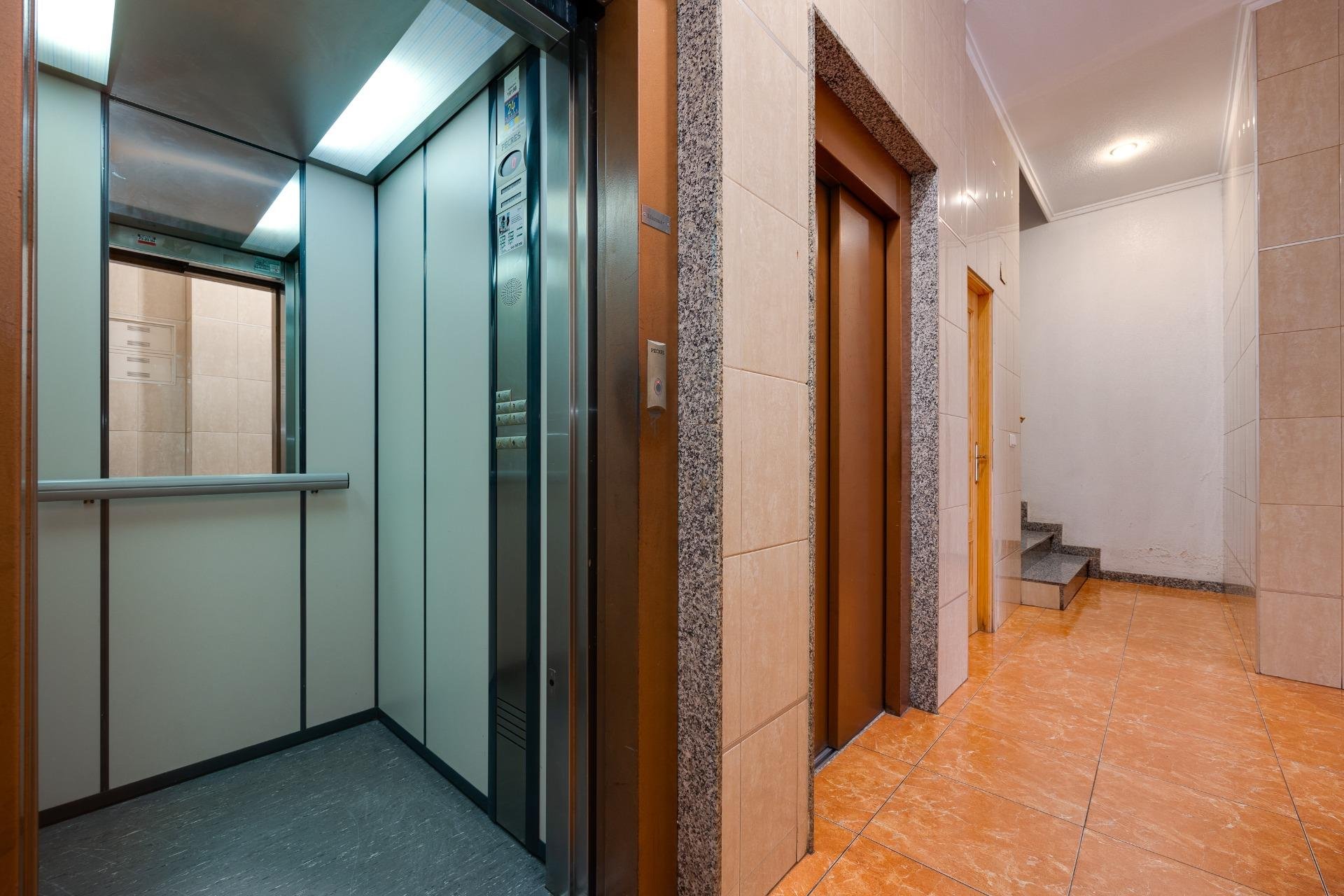 Resale - Apartamento - Torrevieja - Centro