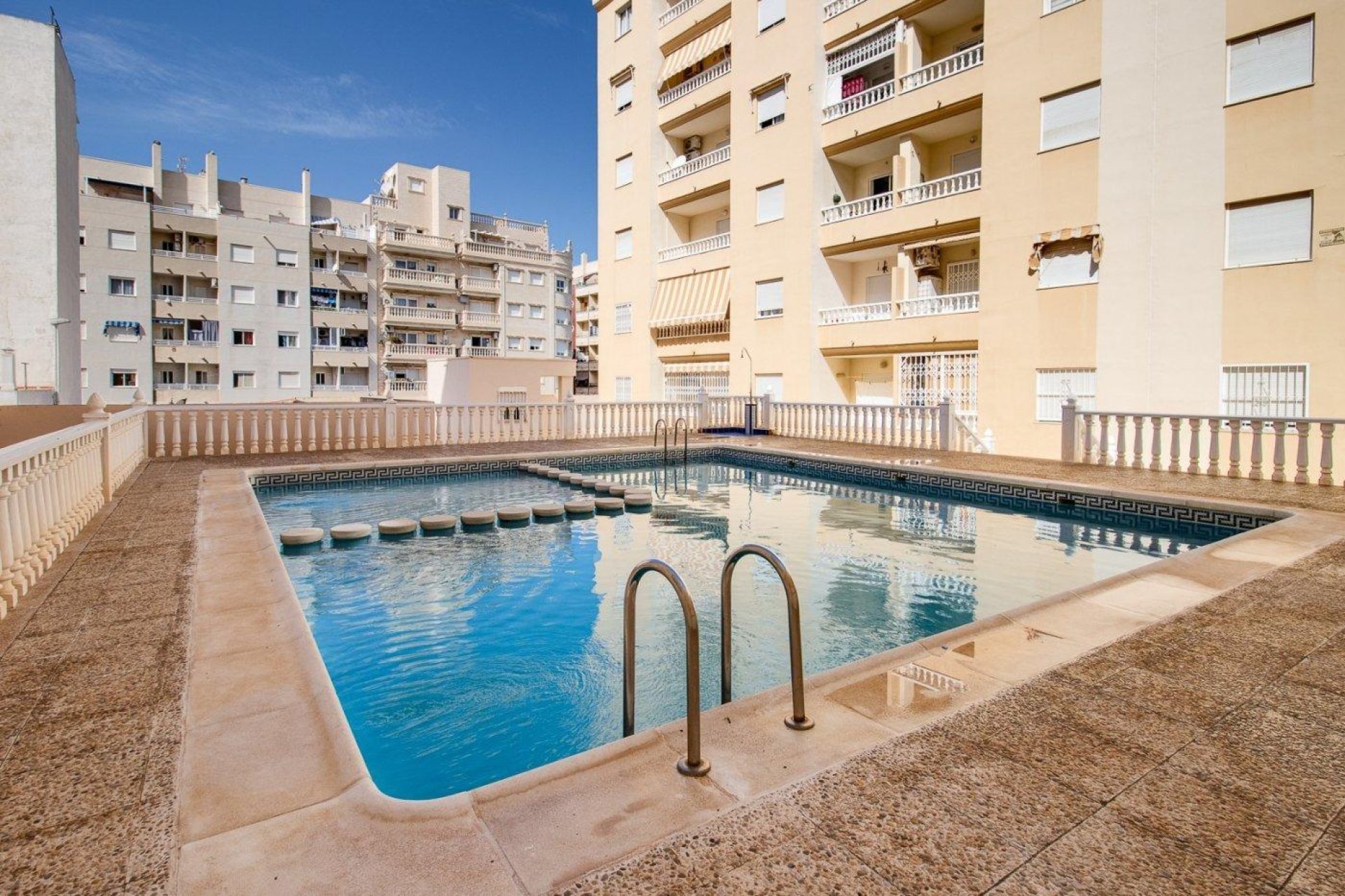 Resale - Apartamento - Torrevieja - Centro