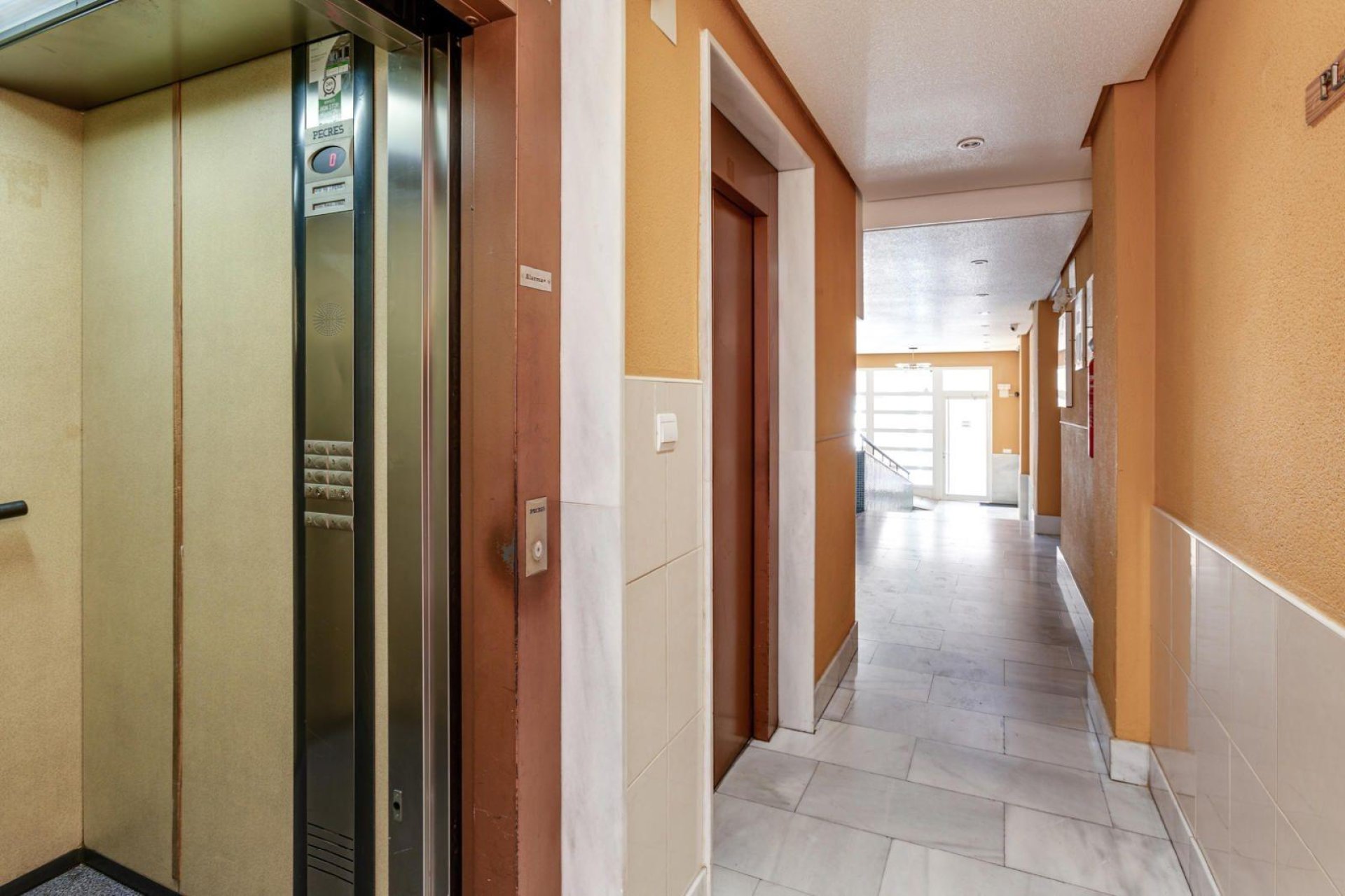 Resale - Apartamento - Torrevieja - Centro