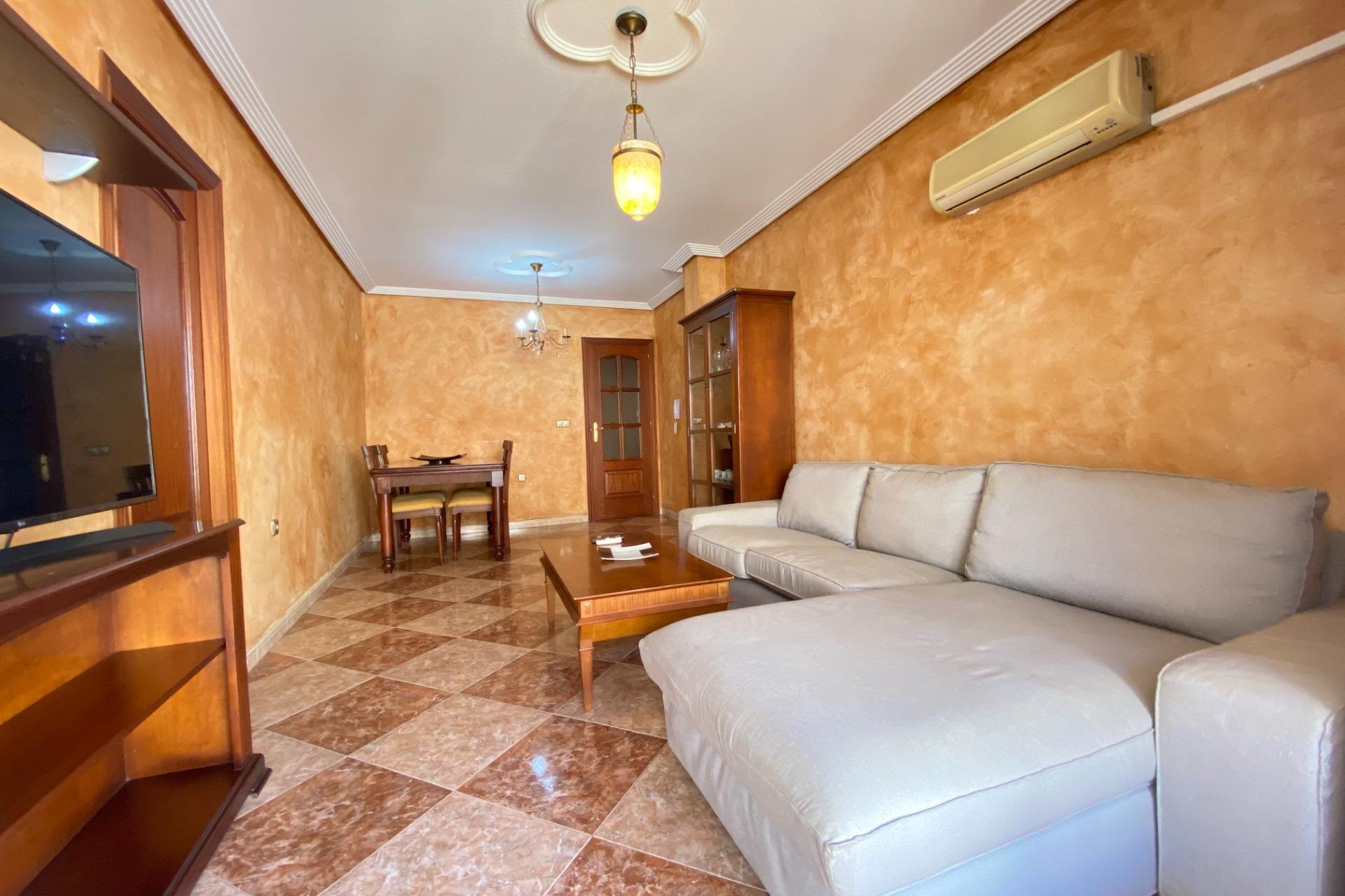 Resale - Apartamento - Torrevieja - Centro