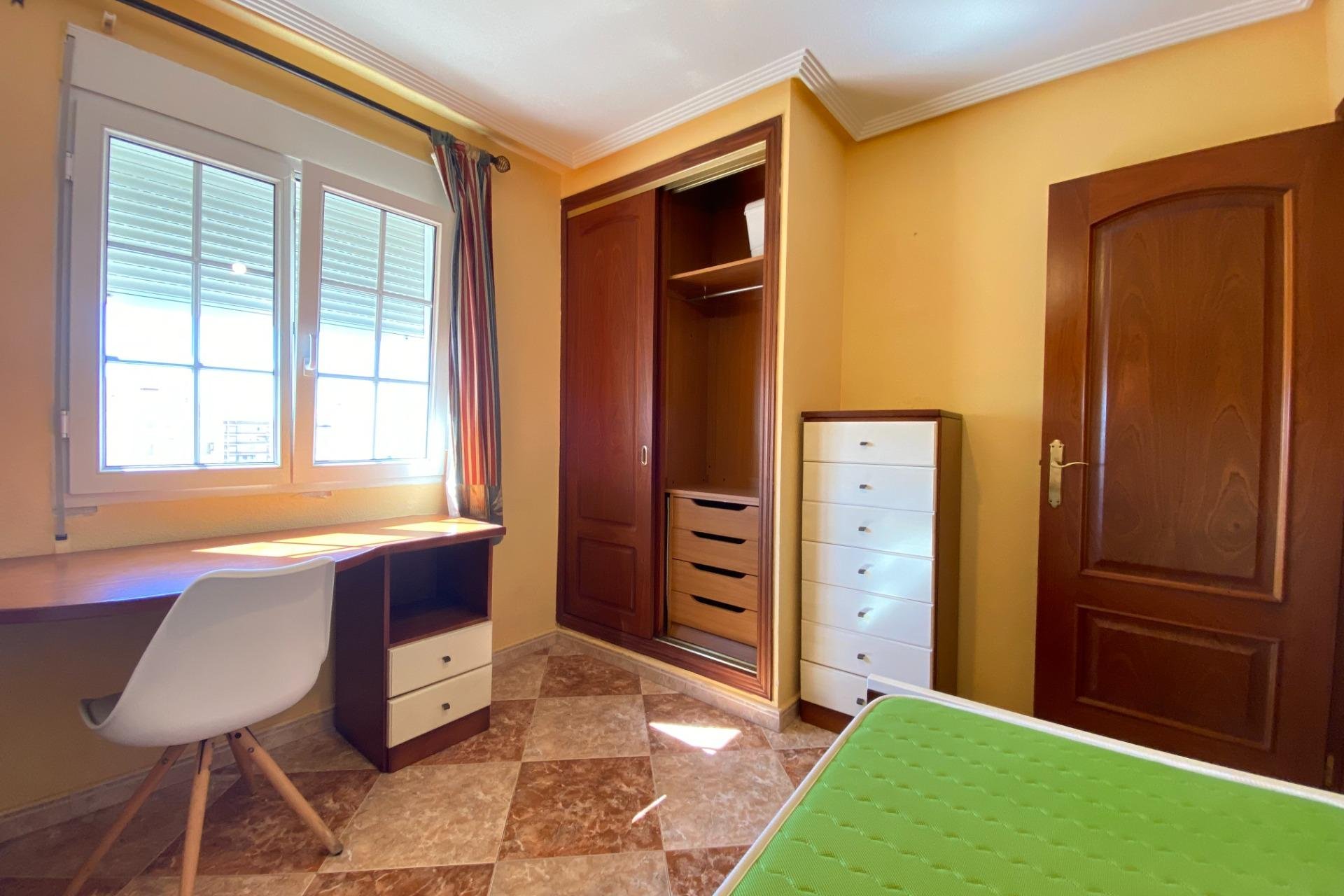 Resale - Apartamento - Torrevieja - Centro