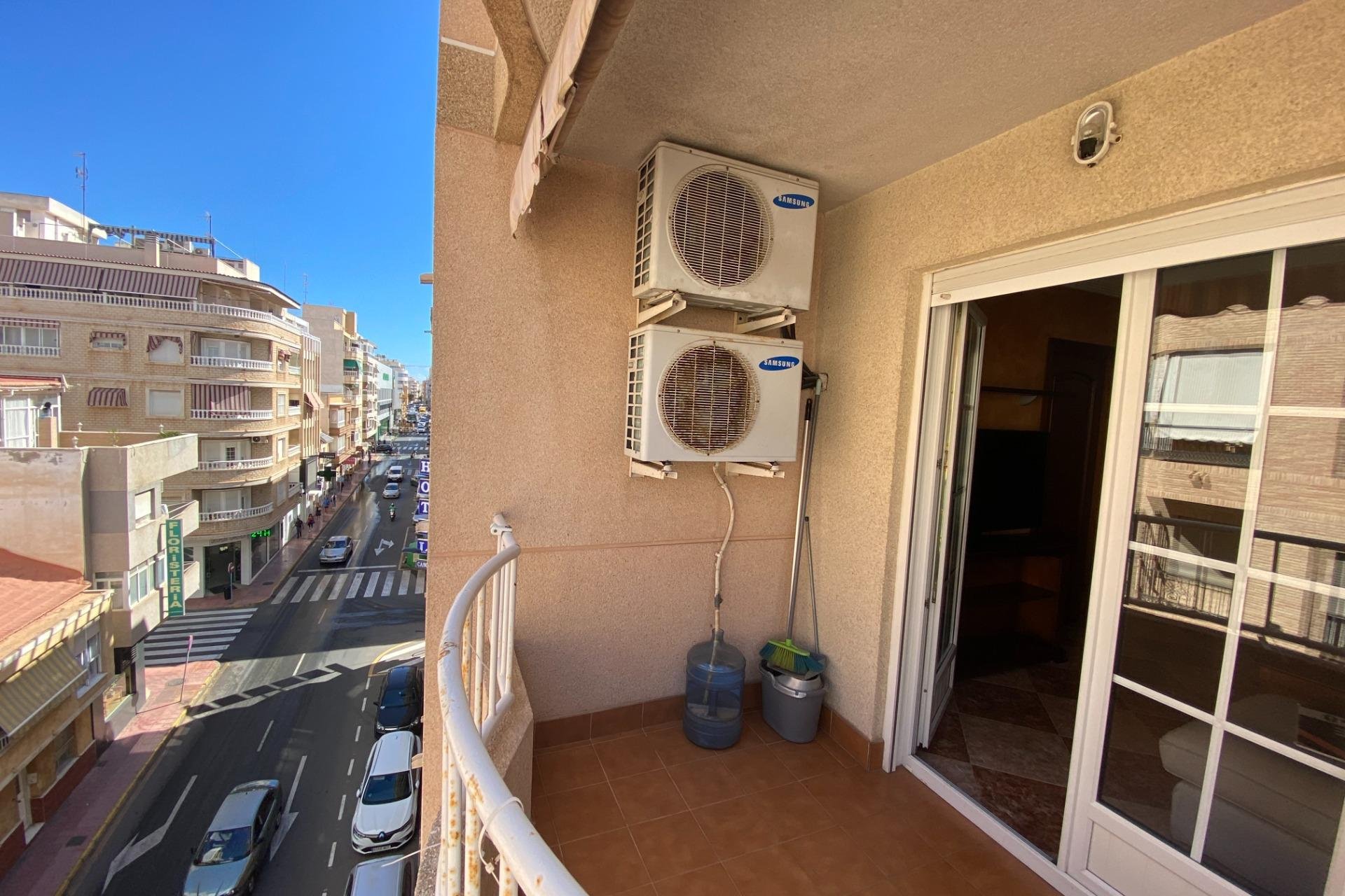 Resale - Apartamento - Torrevieja - Centro