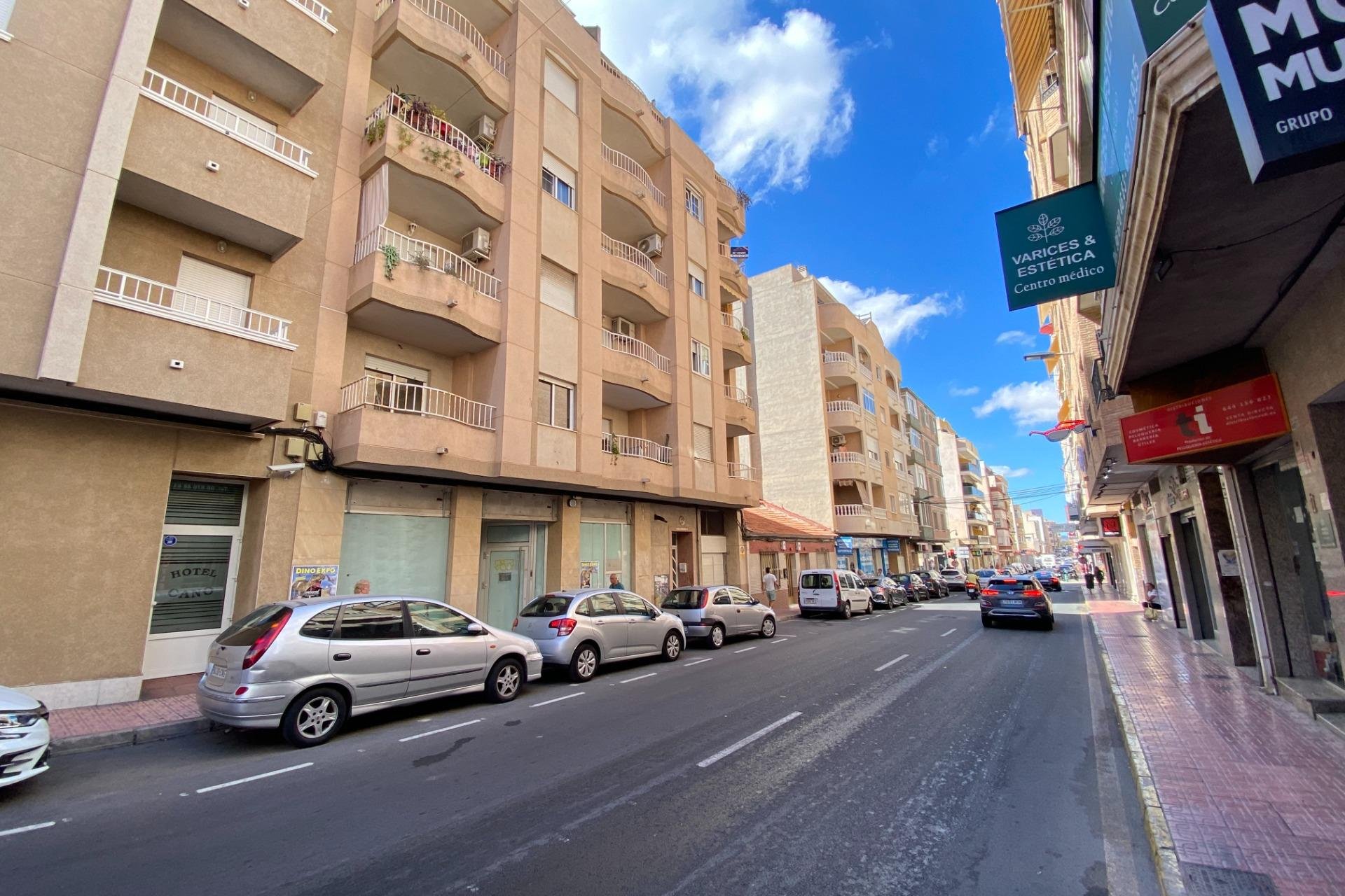 Resale - Apartamento - Torrevieja - Centro