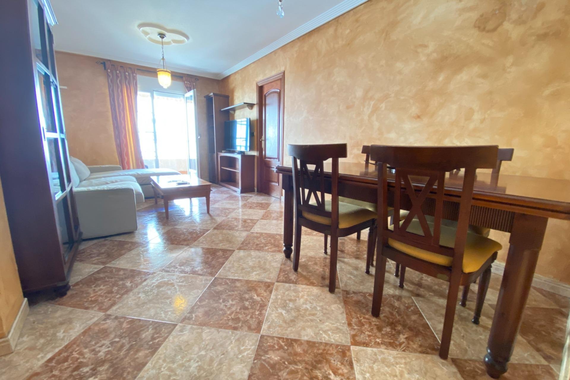 Resale - Apartamento - Torrevieja - Centro