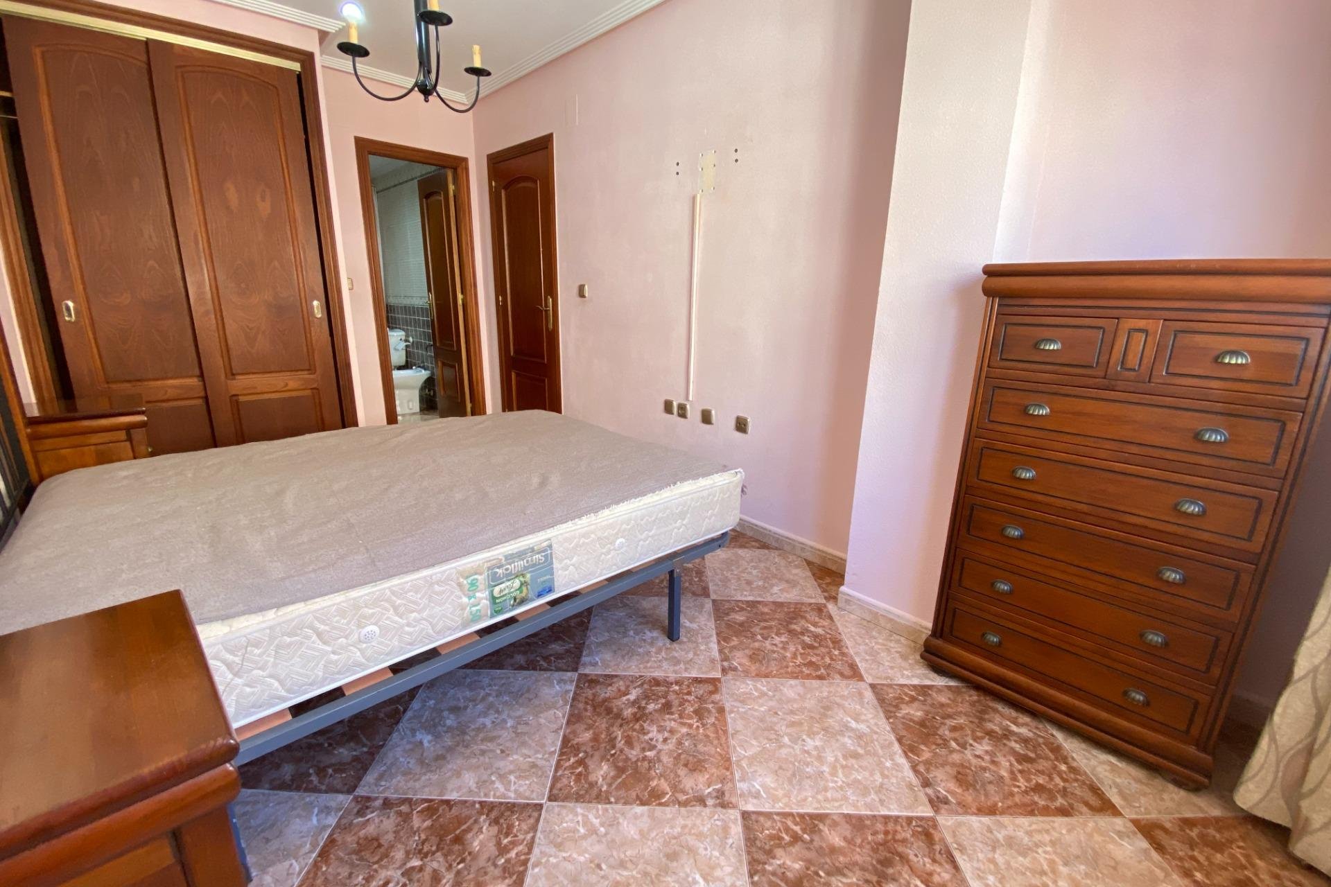 Resale - Apartamento - Torrevieja - Centro