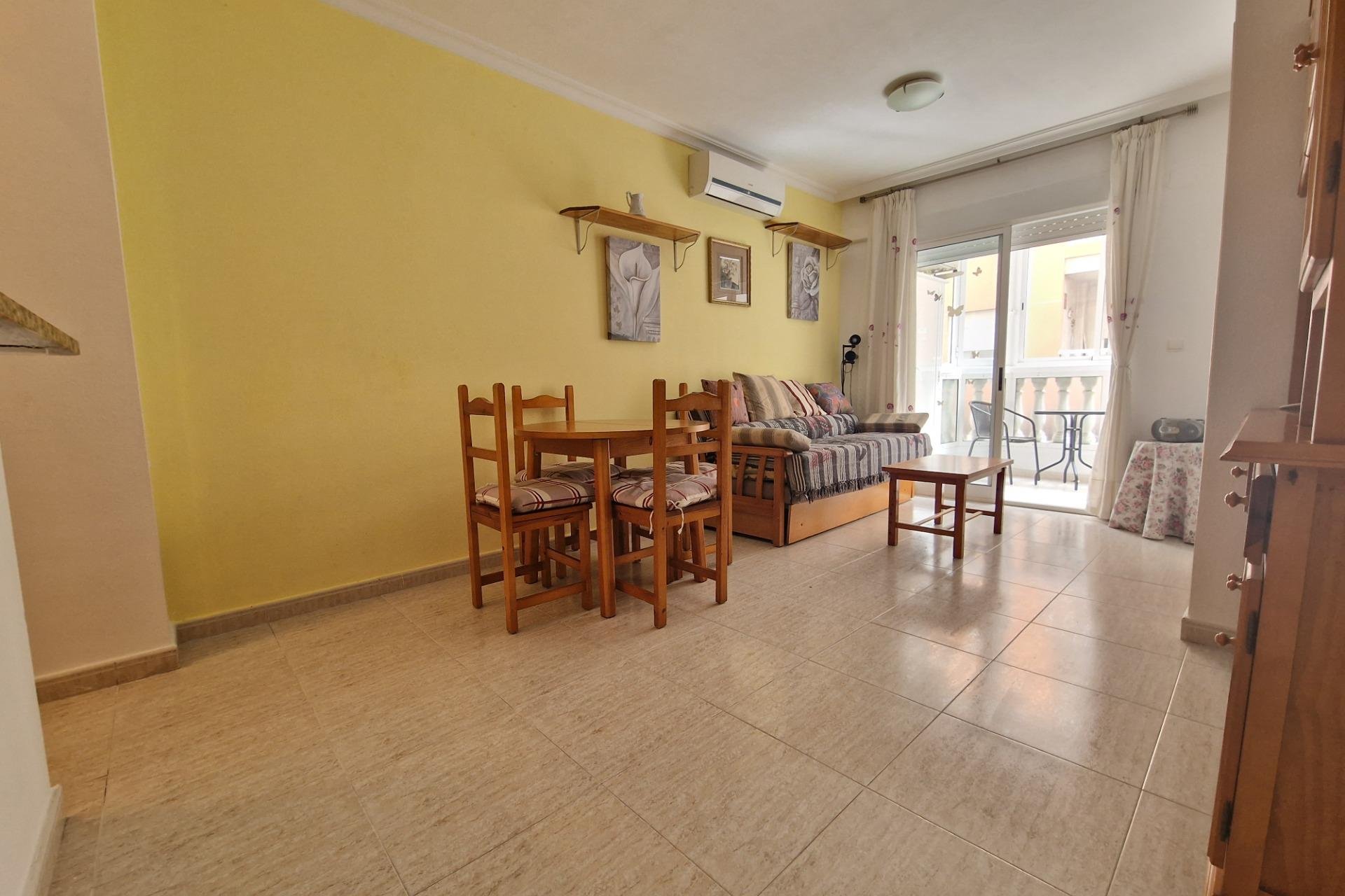 Resale - Apartamento - Torrevieja - Centro