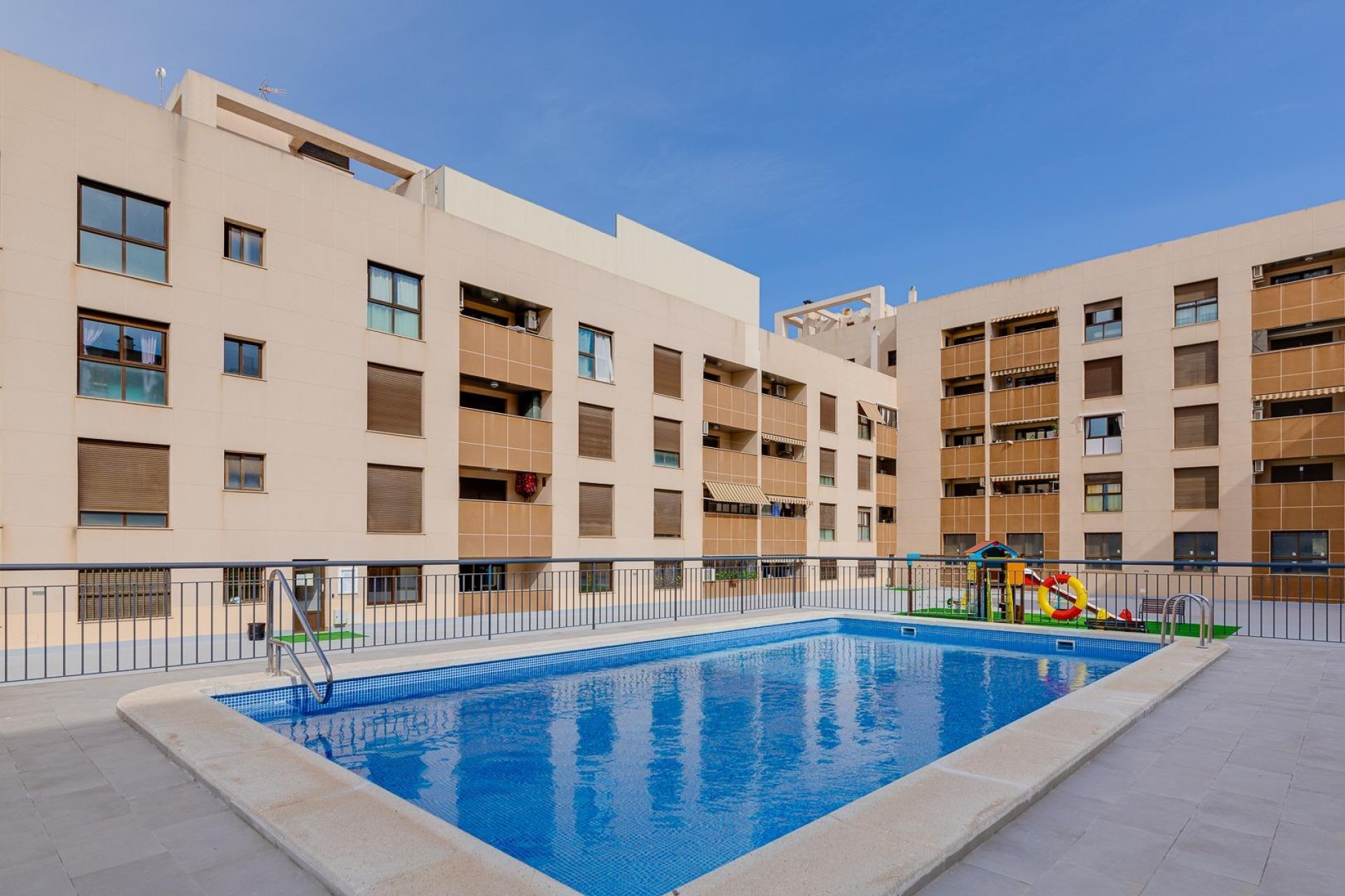 Resale - Apartamento - Torrevieja - Centro