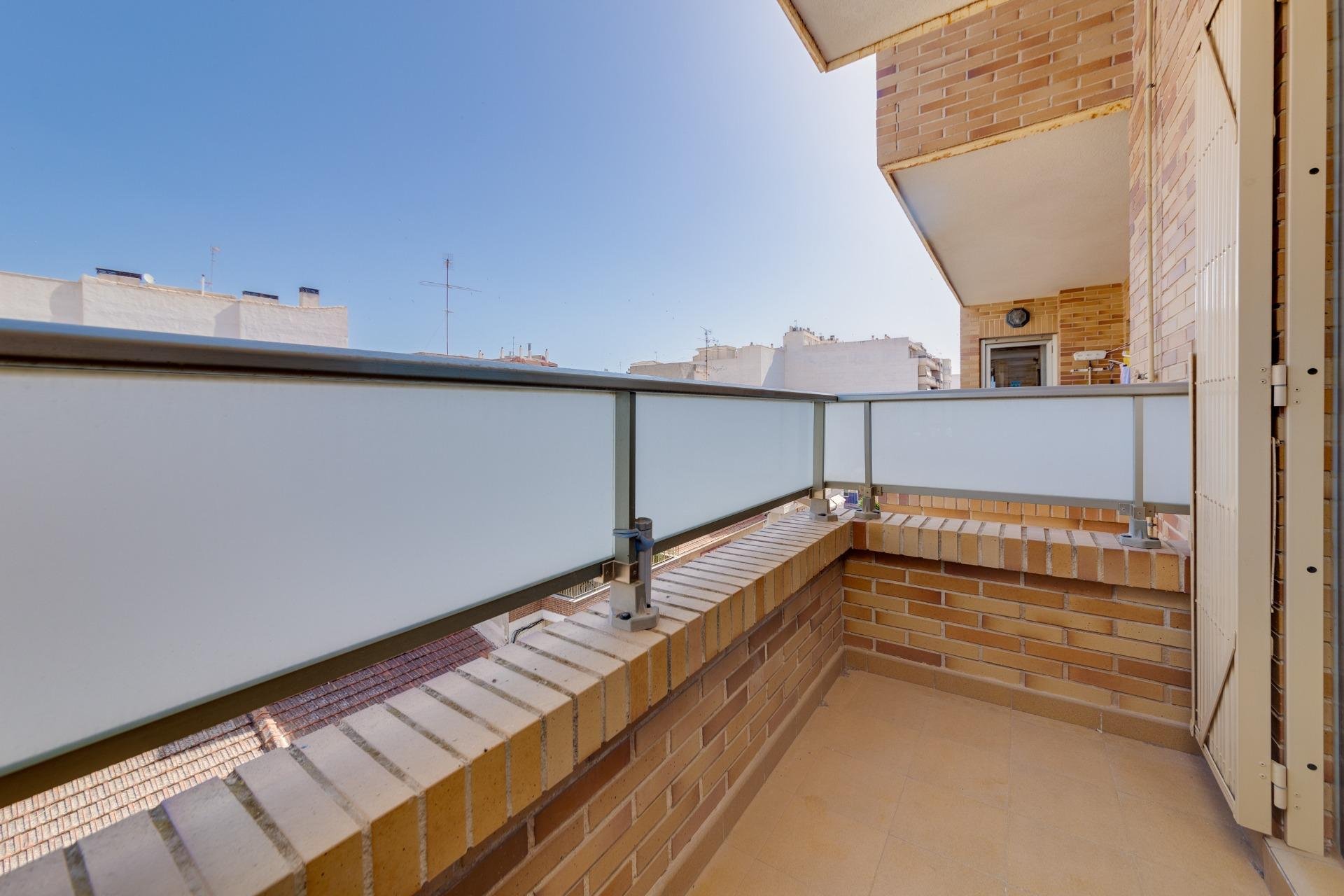 Resale - Apartamento - Torrevieja - Centro