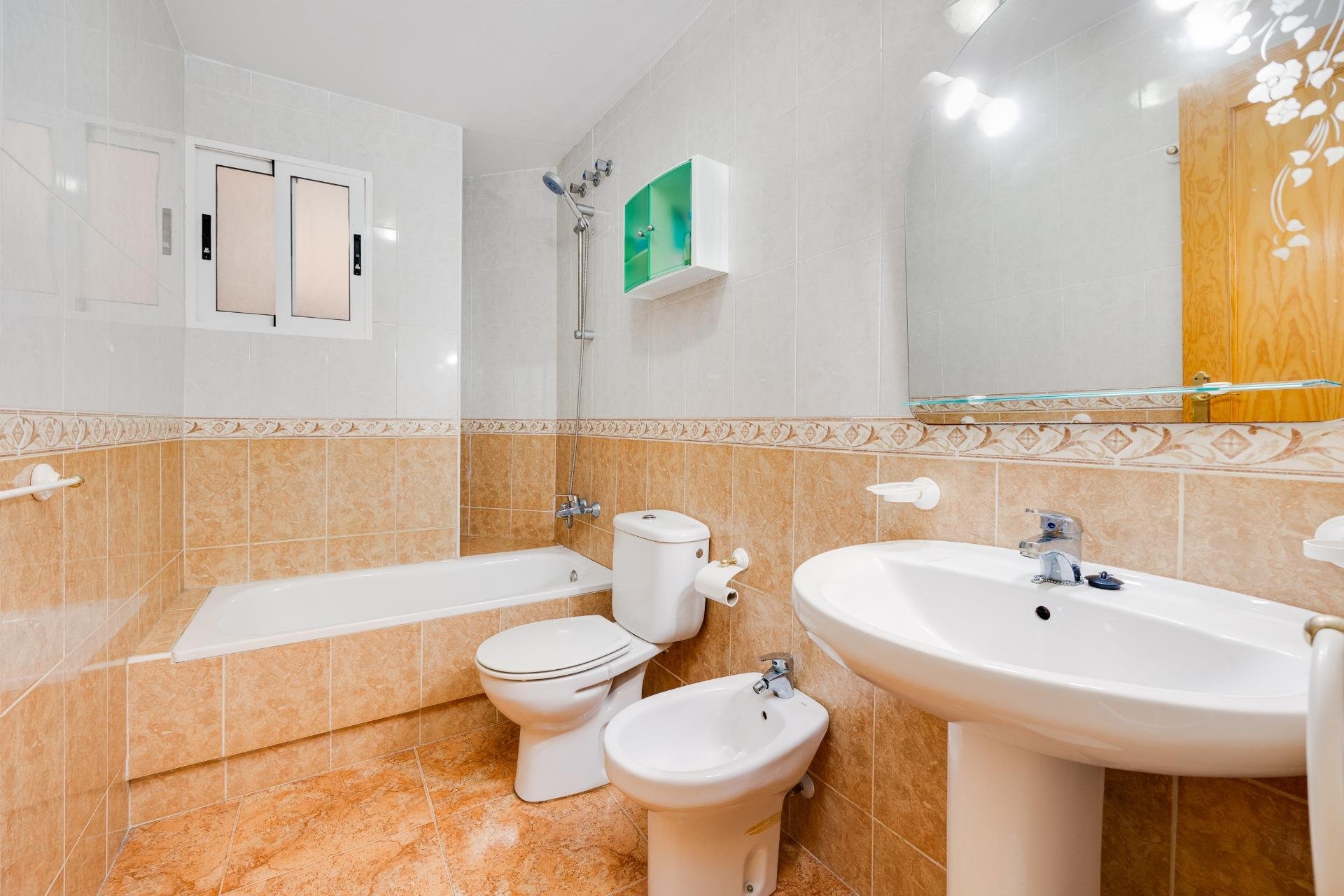 Resale - Apartamento - Torrevieja - Centro