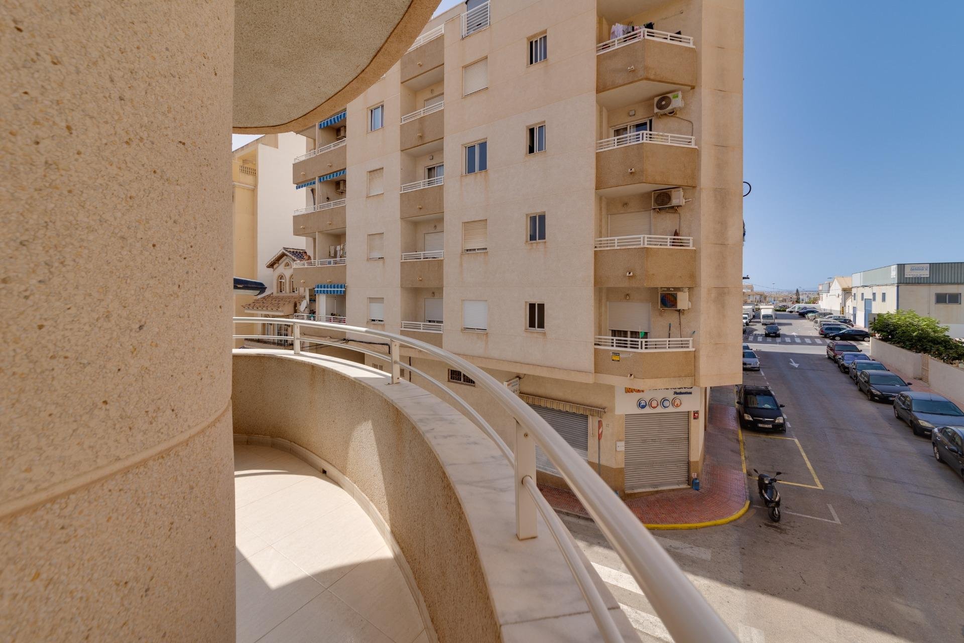 Resale - Apartamento - Torrevieja - Centro