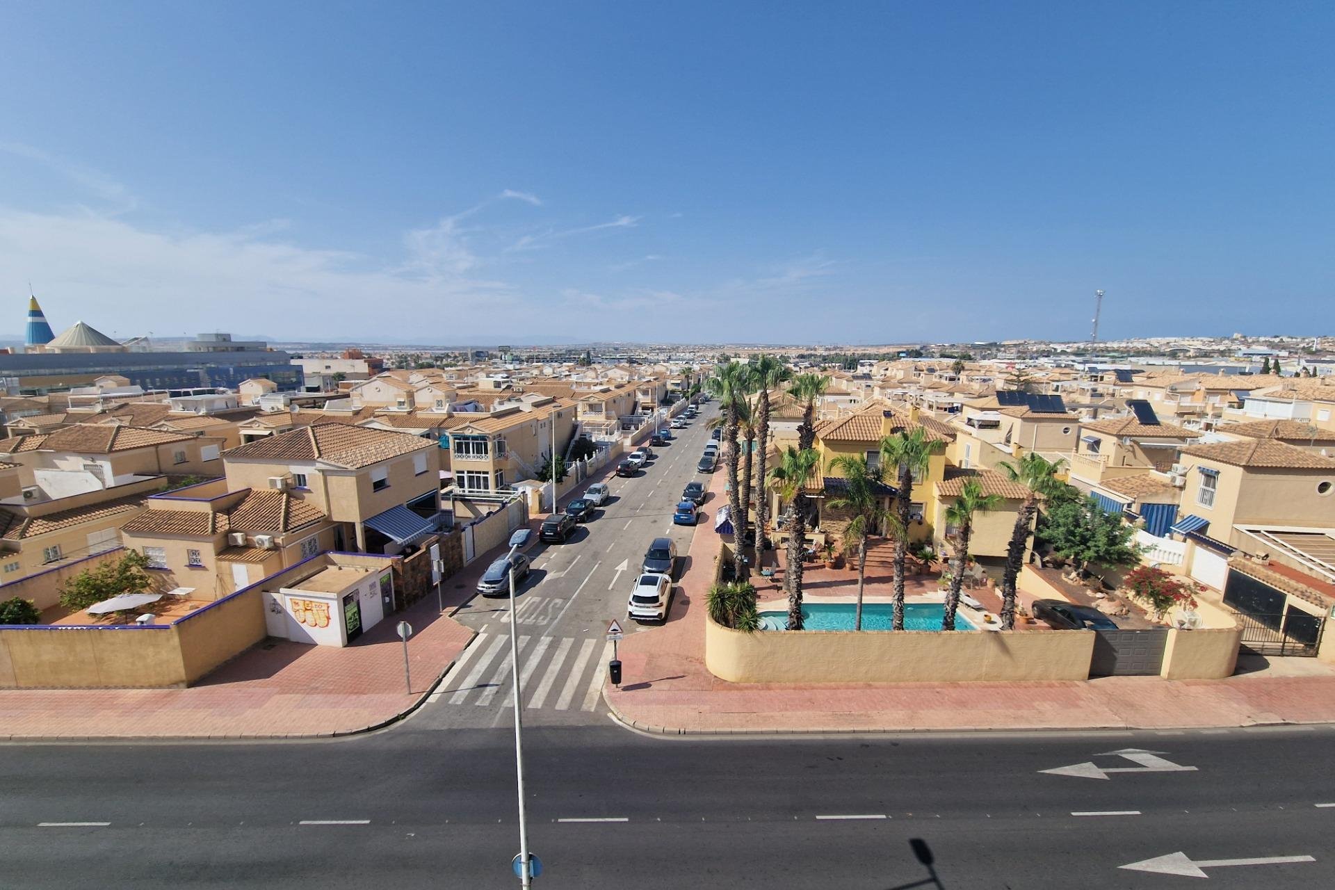 Resale - Apartamento - Torrevieja - Centro