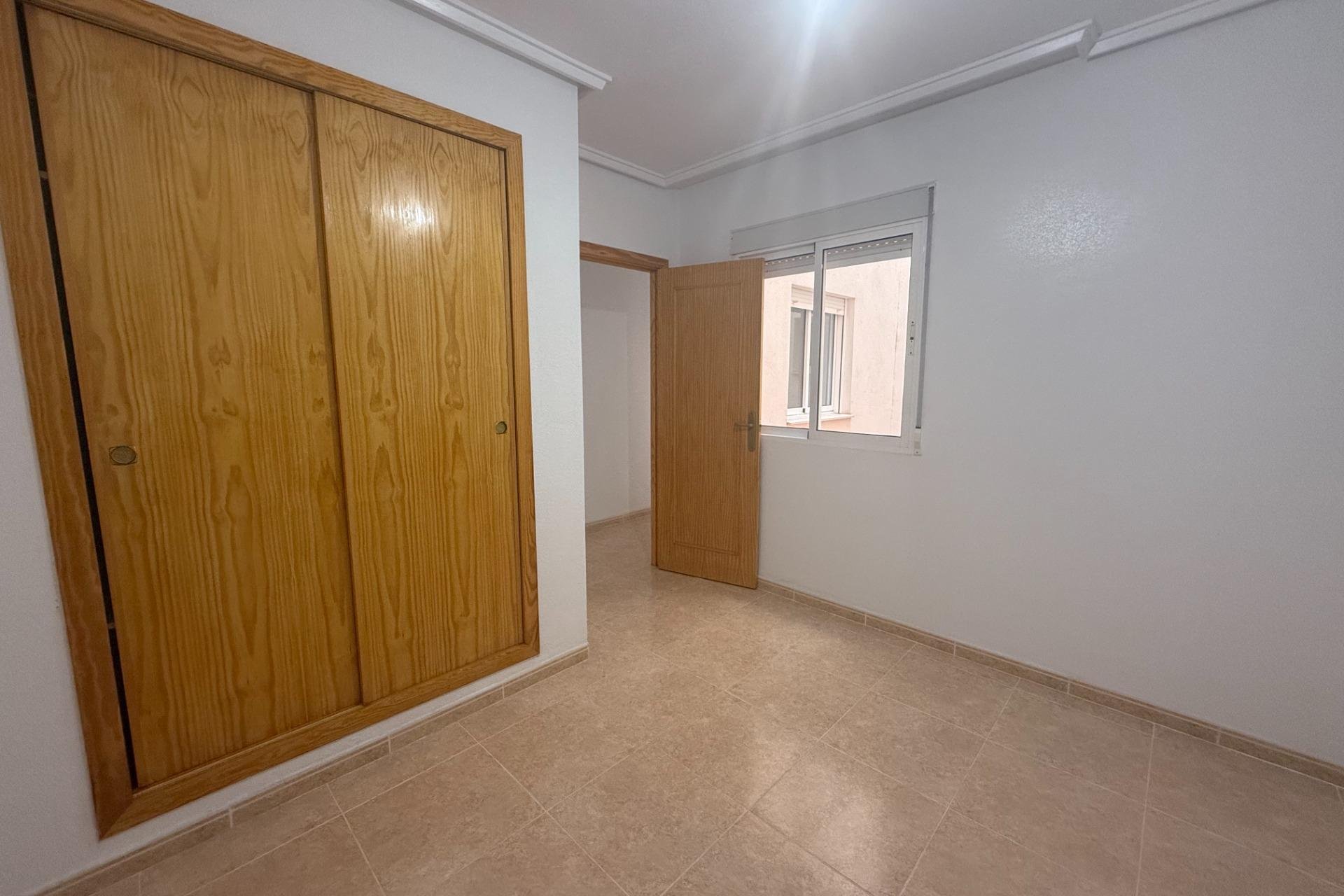 Resale - Apartamento - Torrevieja - Centro