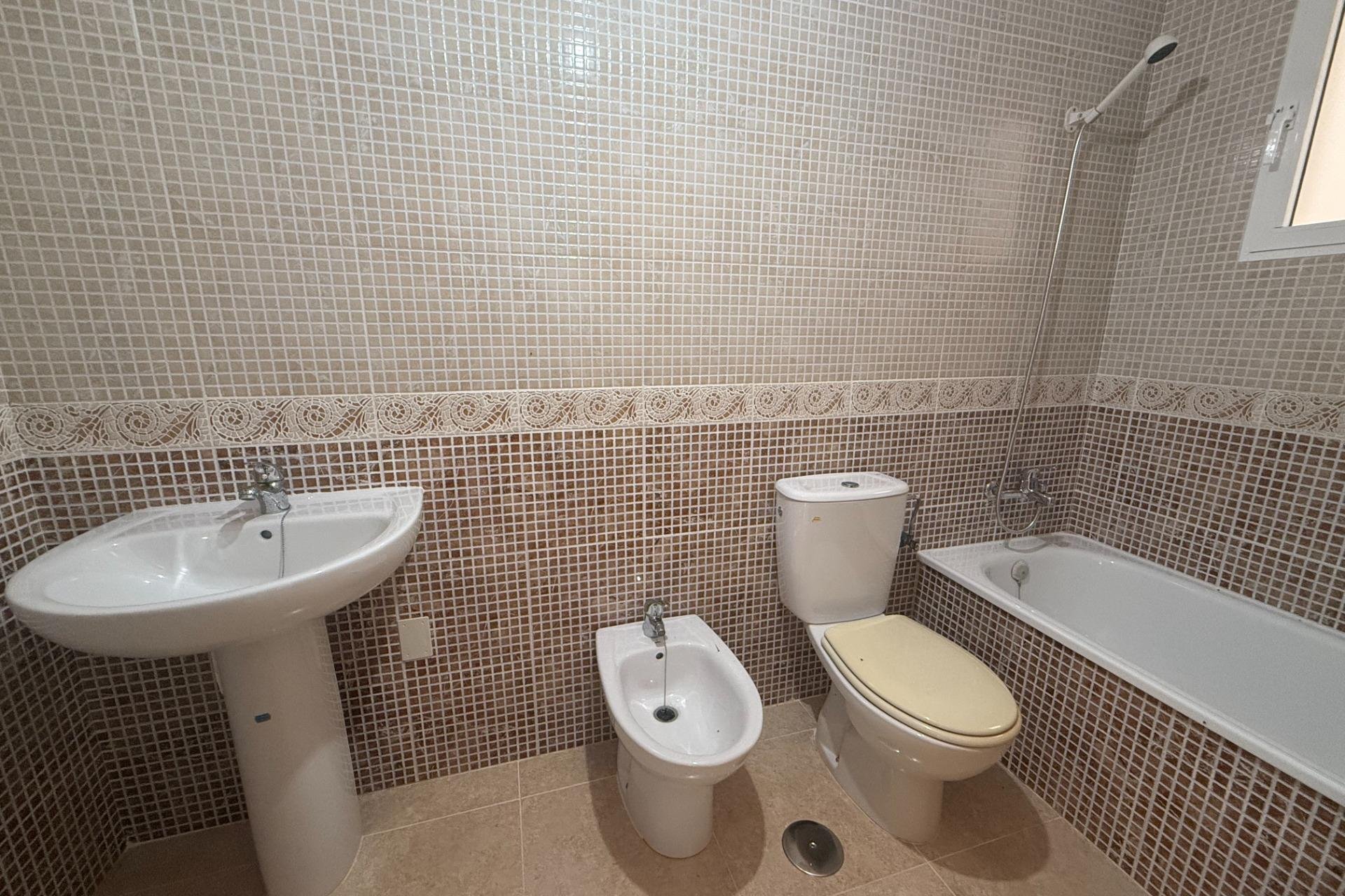 Resale - Apartamento - Torrevieja - Centro