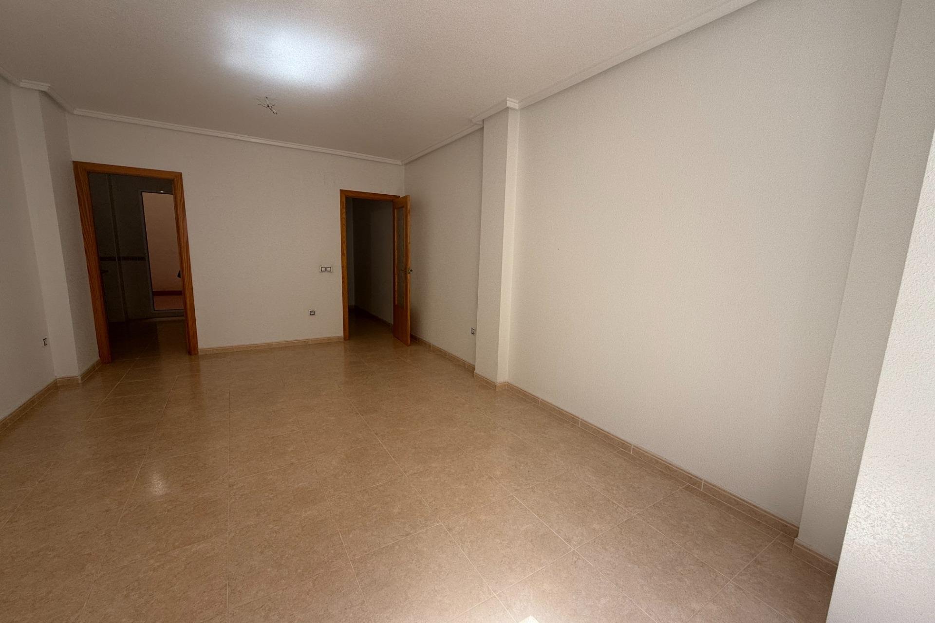 Resale - Apartamento - Torrevieja - Centro