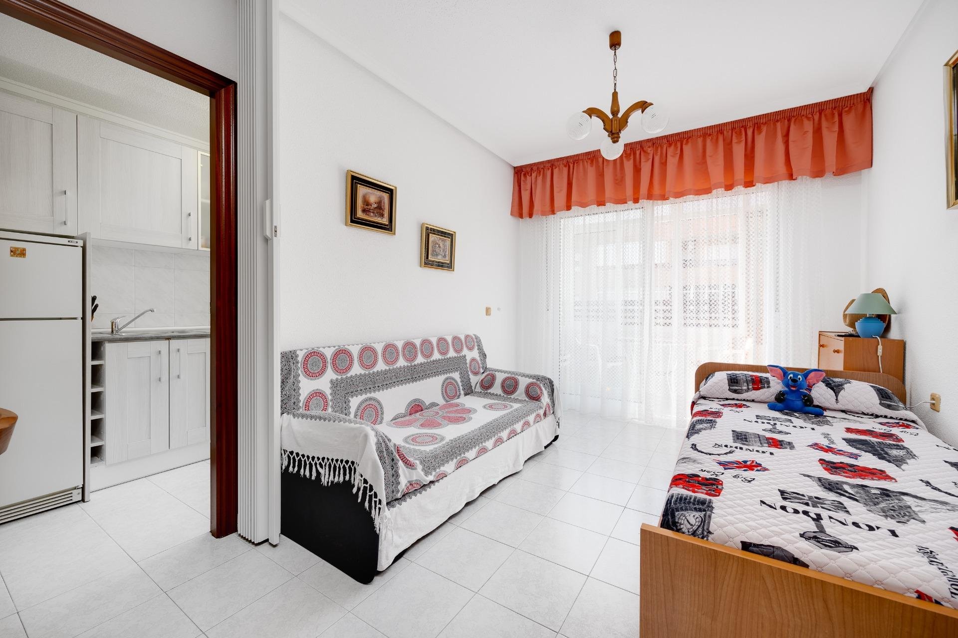 Resale - Apartamento - Torrevieja - Centro