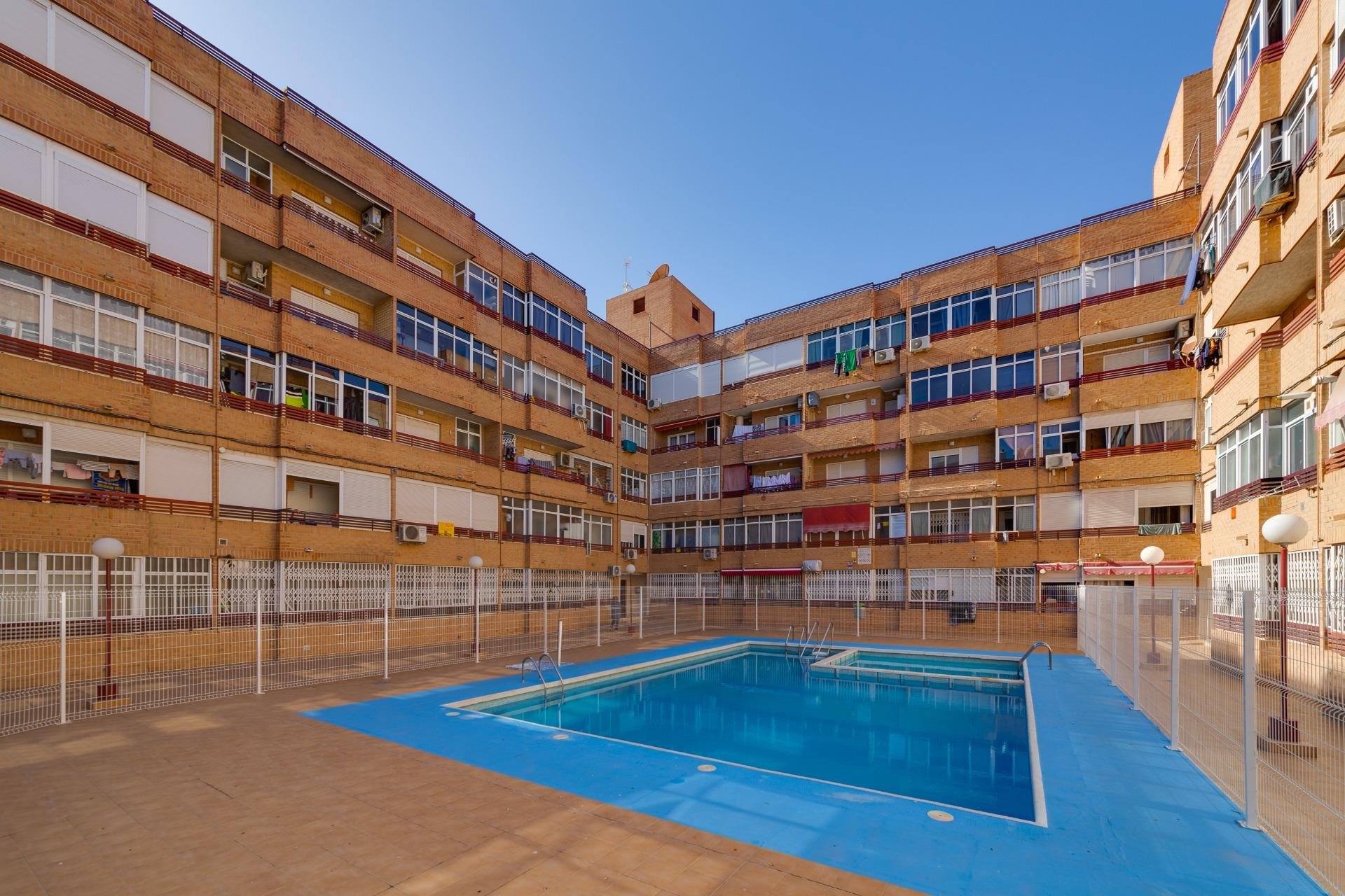 Resale - Apartamento - Torrevieja - Centro